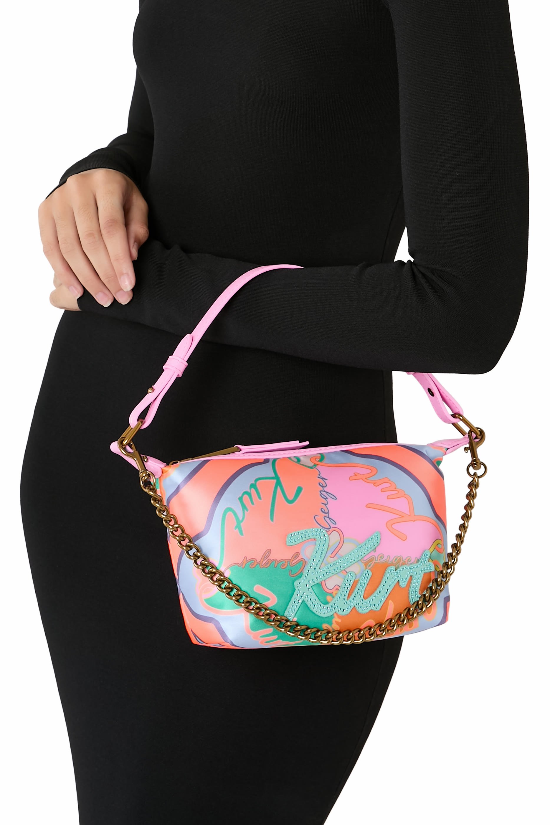 حقيبة كتف بشعار الماركة خامة ناعمة