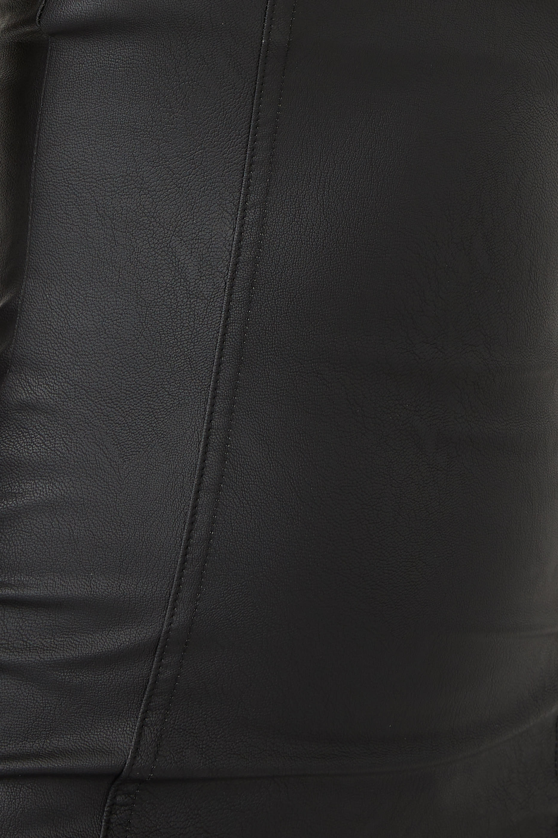 فستان طويل بقصة مستقيمة