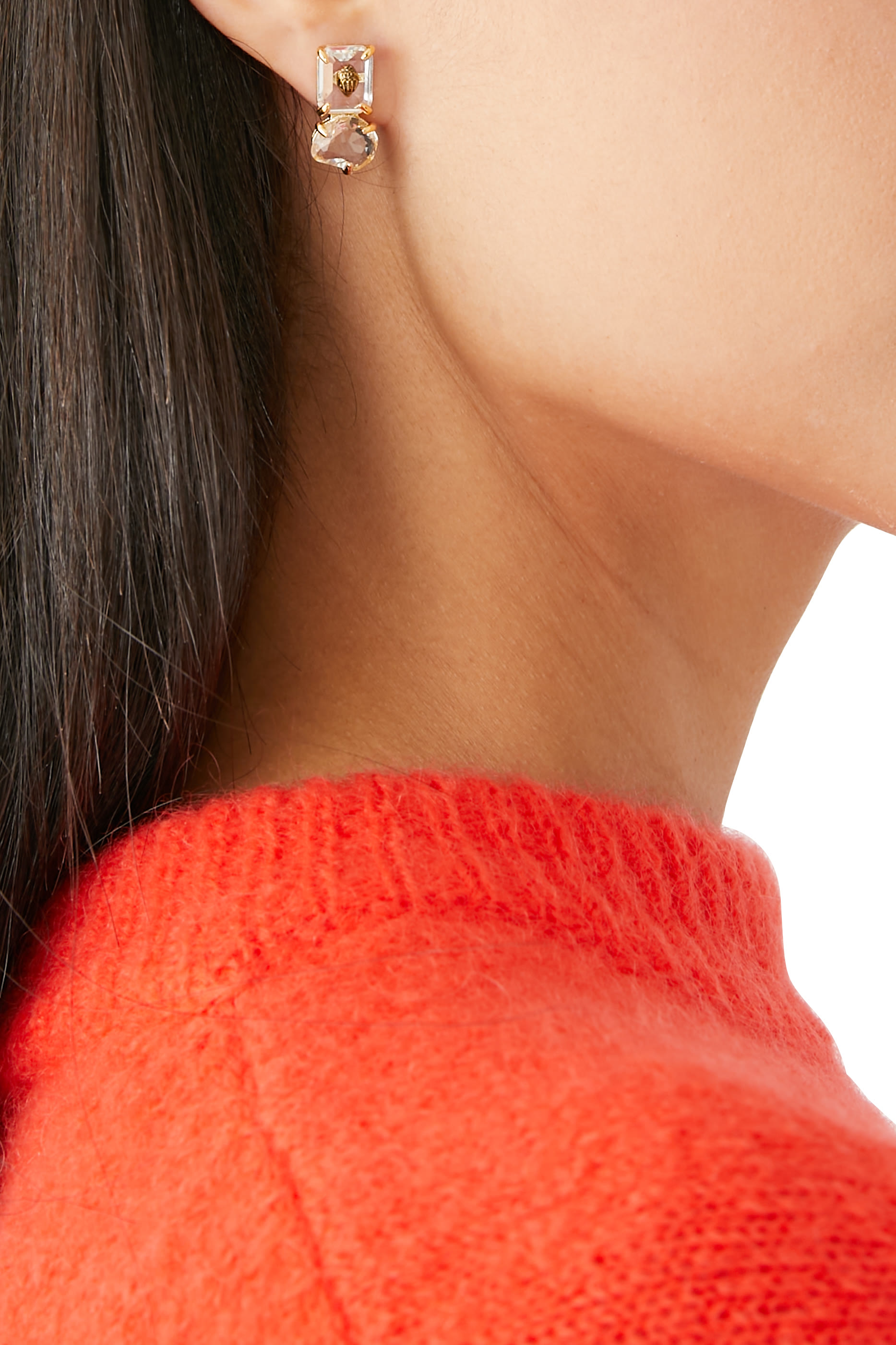 أقراط دائرية بحلية رأس النسر مرصعة بأحجار كريمة