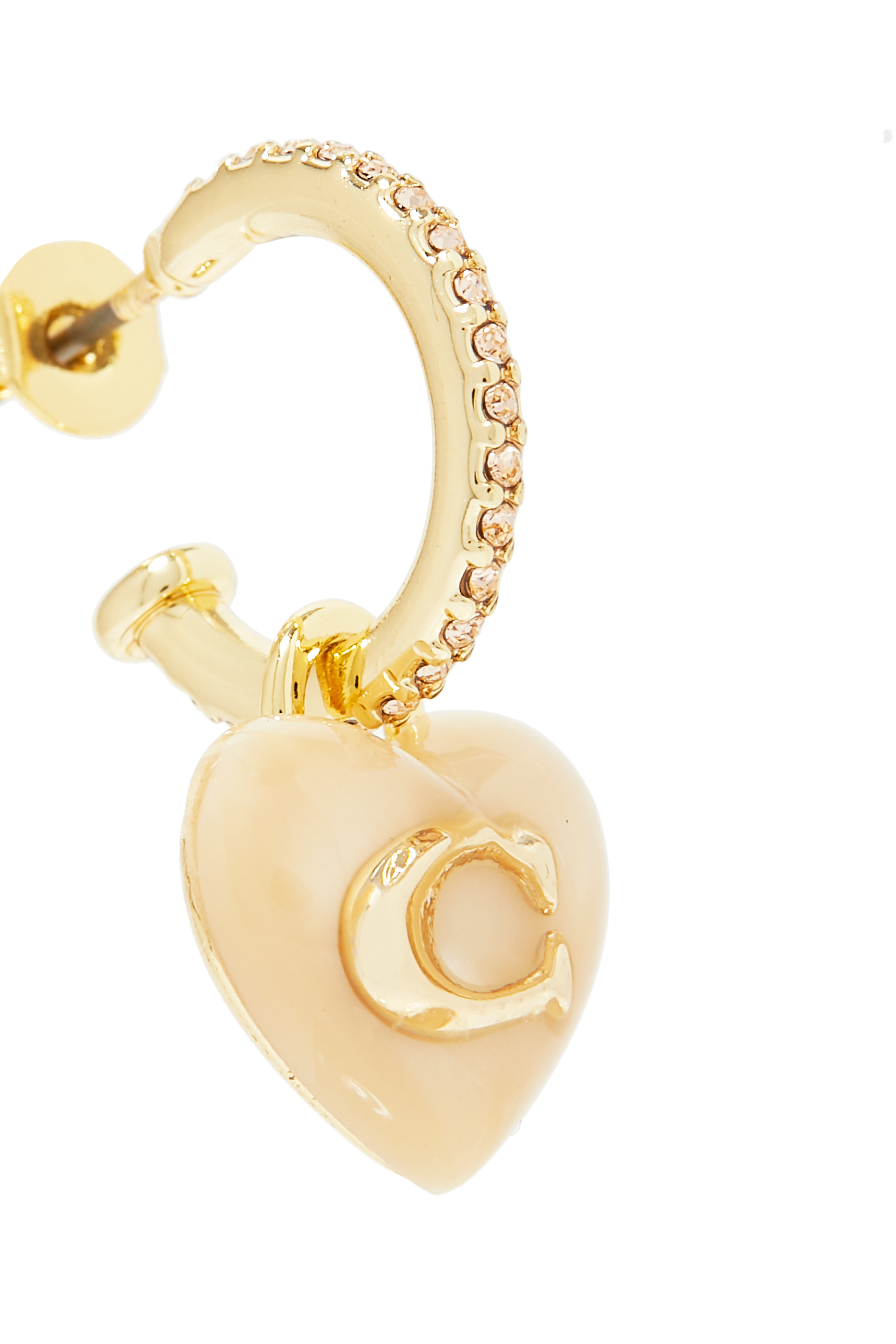 أقراط هاجي بحلية قلب بشعار الماركة