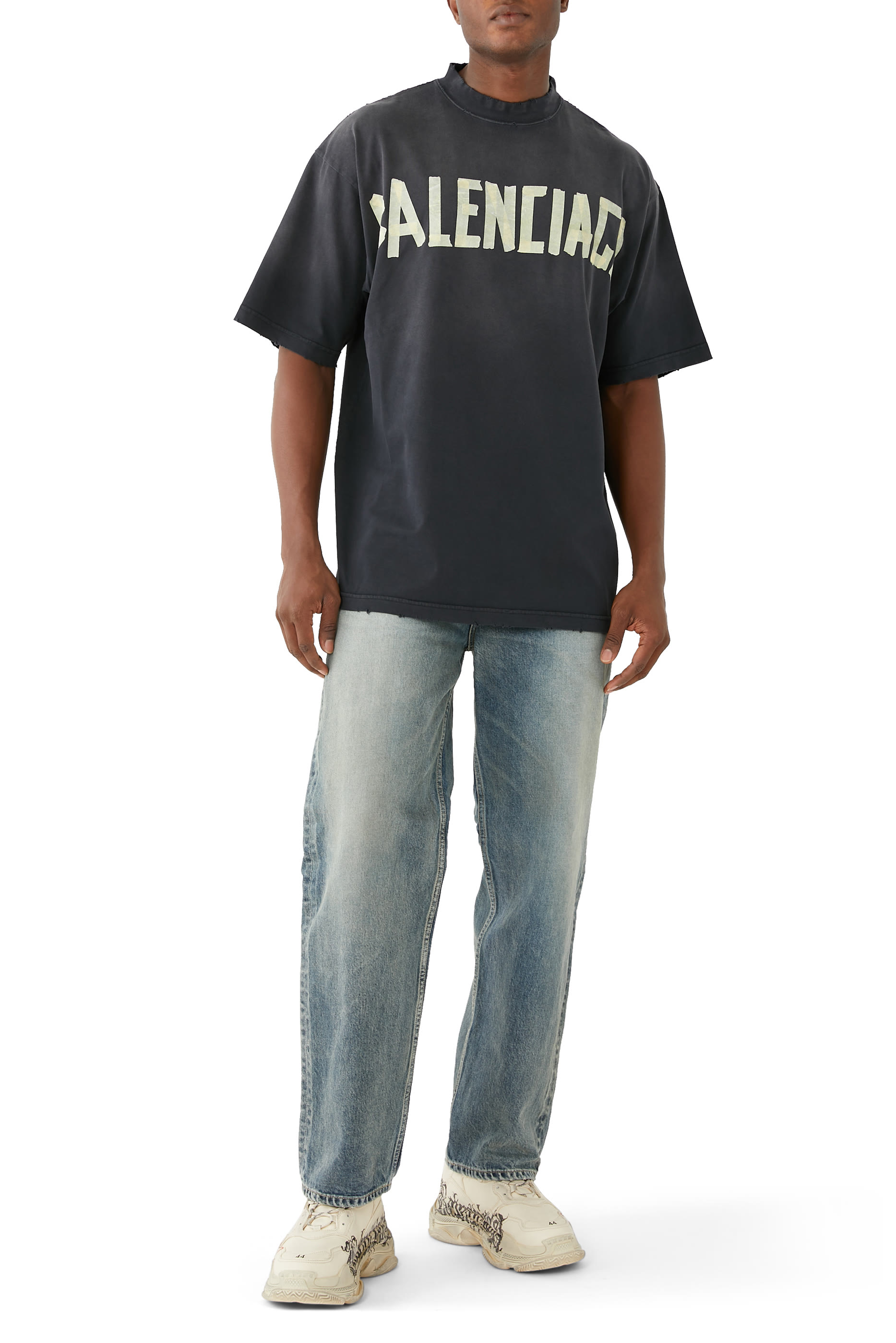 بنطال جينز بقصة فضفاضة للجنسين