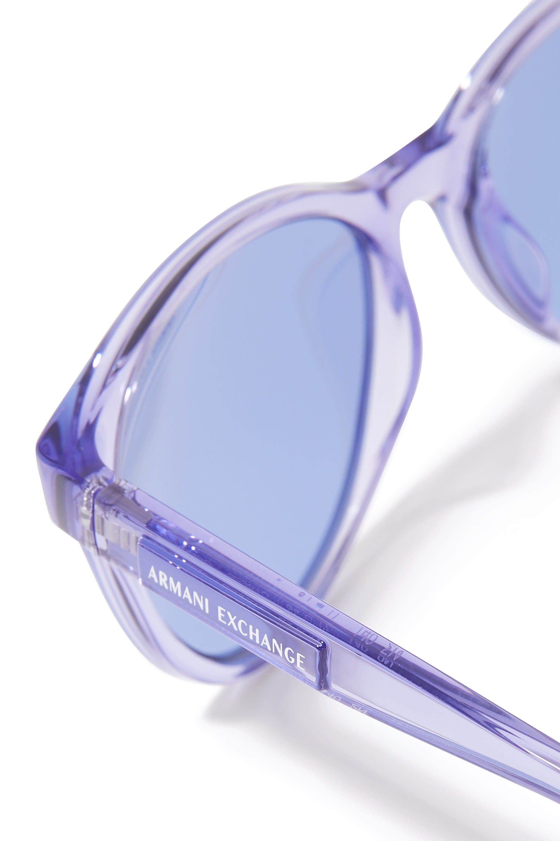 نظارة شمسية بإطار دائري بشعار الماركة