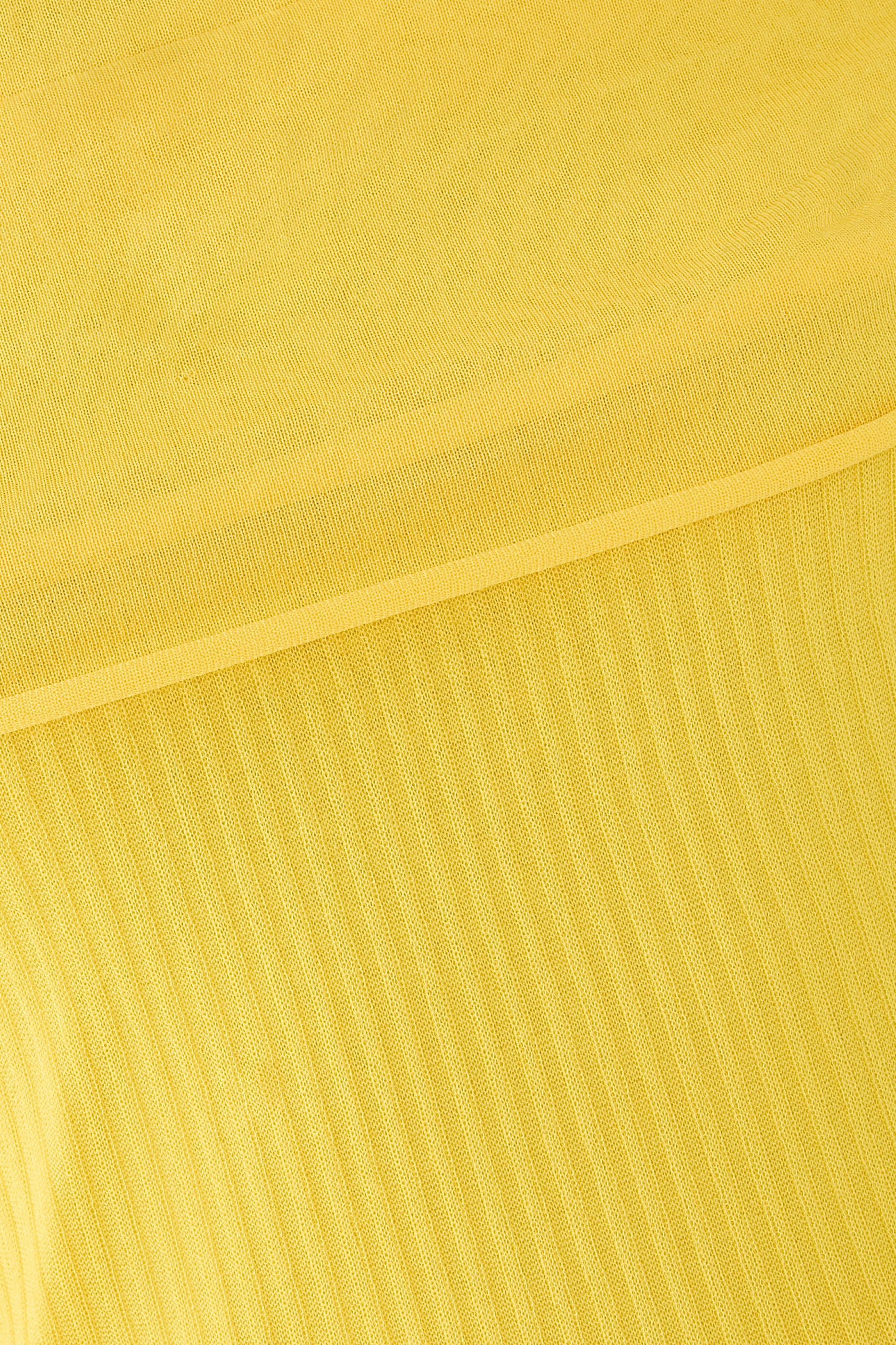 فستان لوريل طويل بأكتاف متساقطة