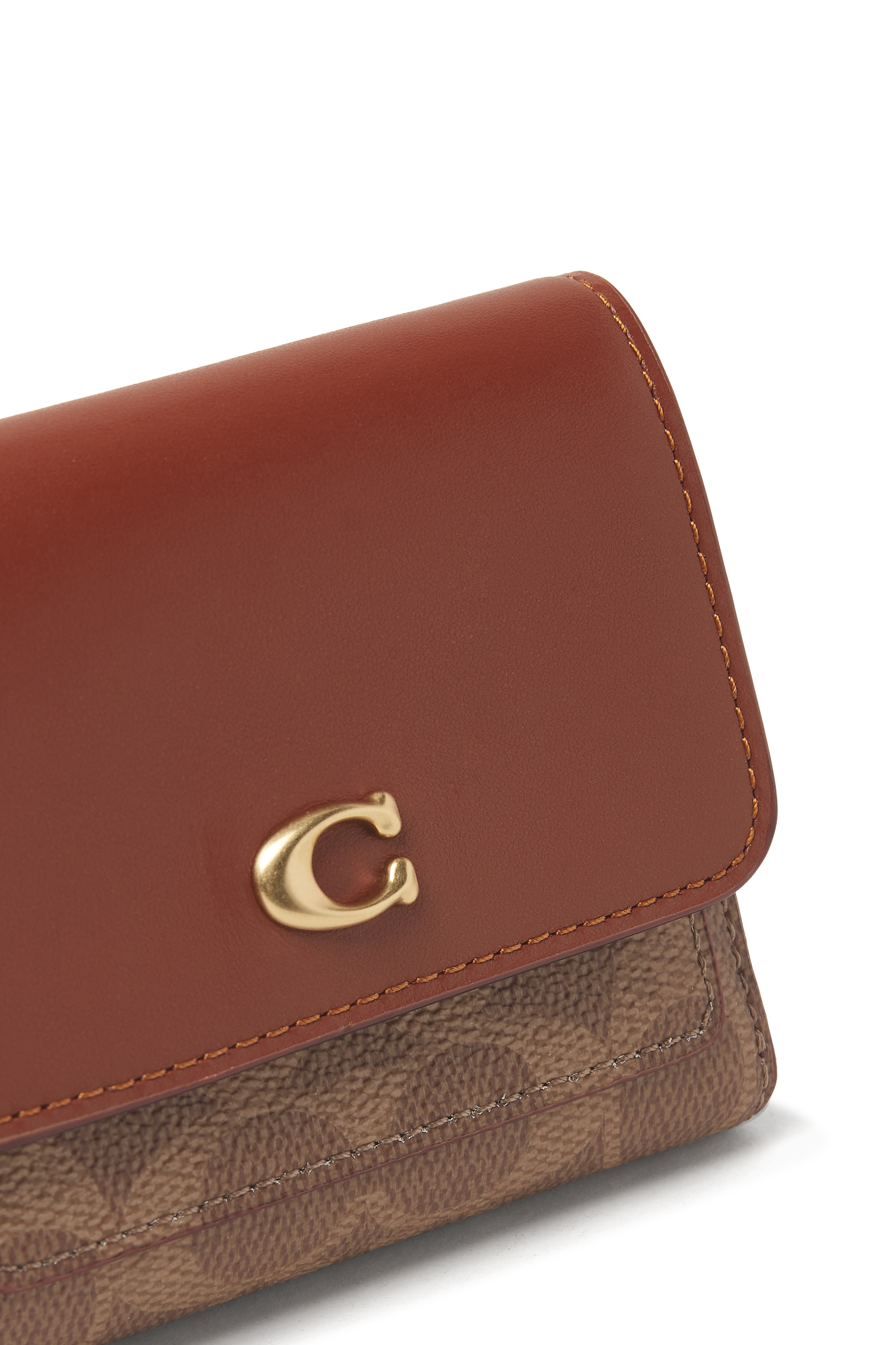 محفظة ميلا صغيرة بغطاء قلاب