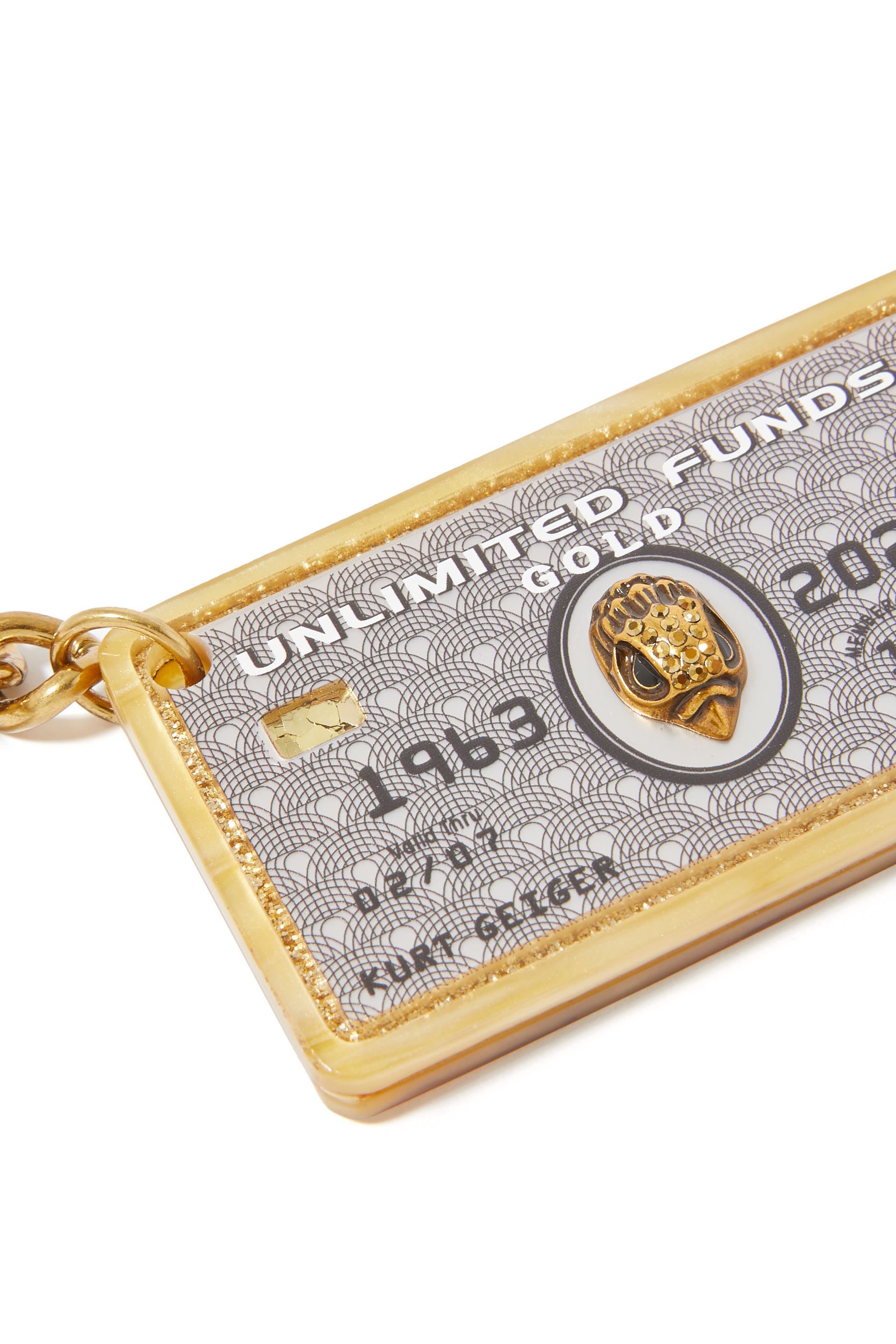 سلسلة مفاتيح بتصميم بطاقة إئتمان