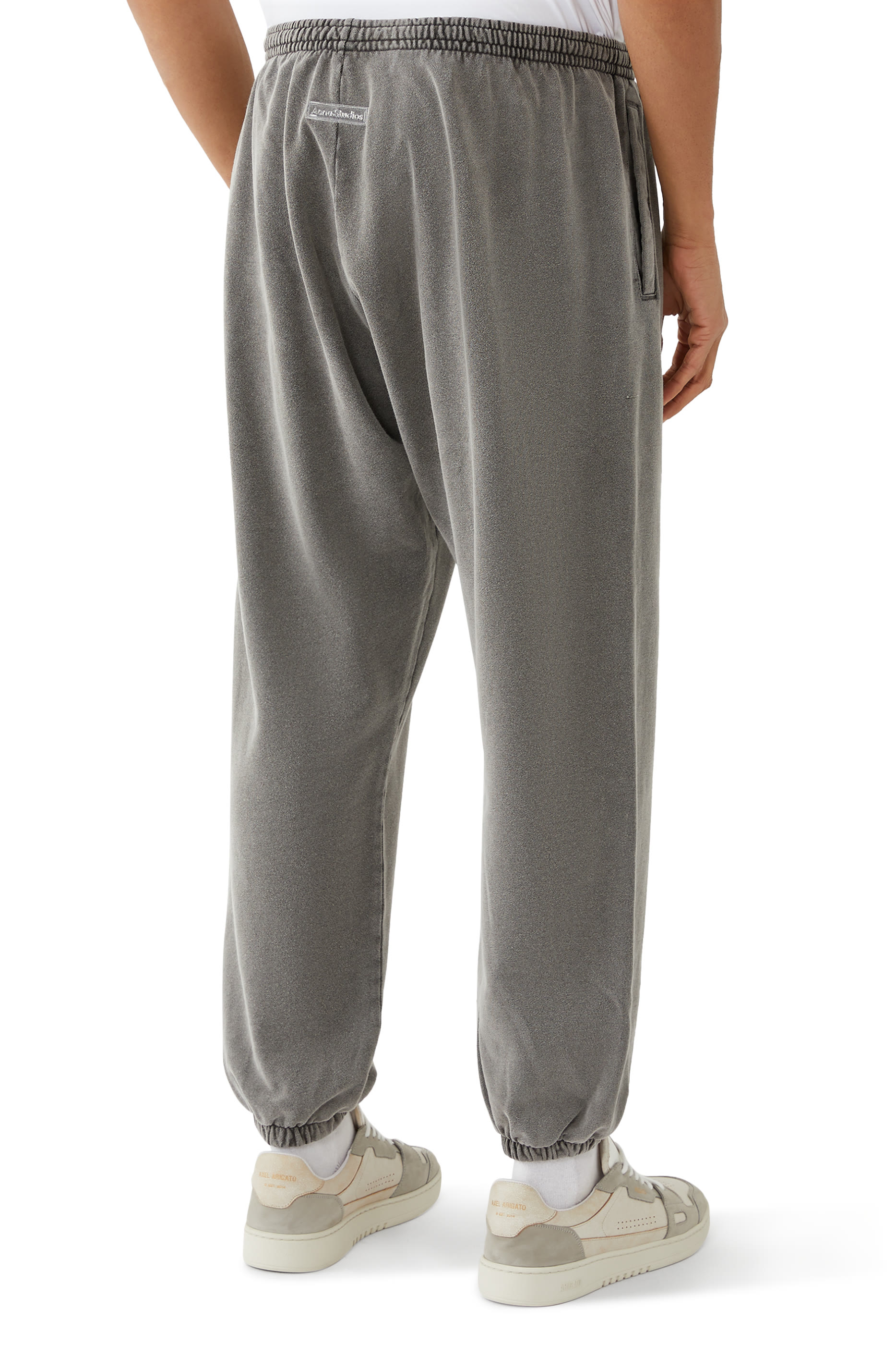 بنطال رياضي فينتج بلون باهت