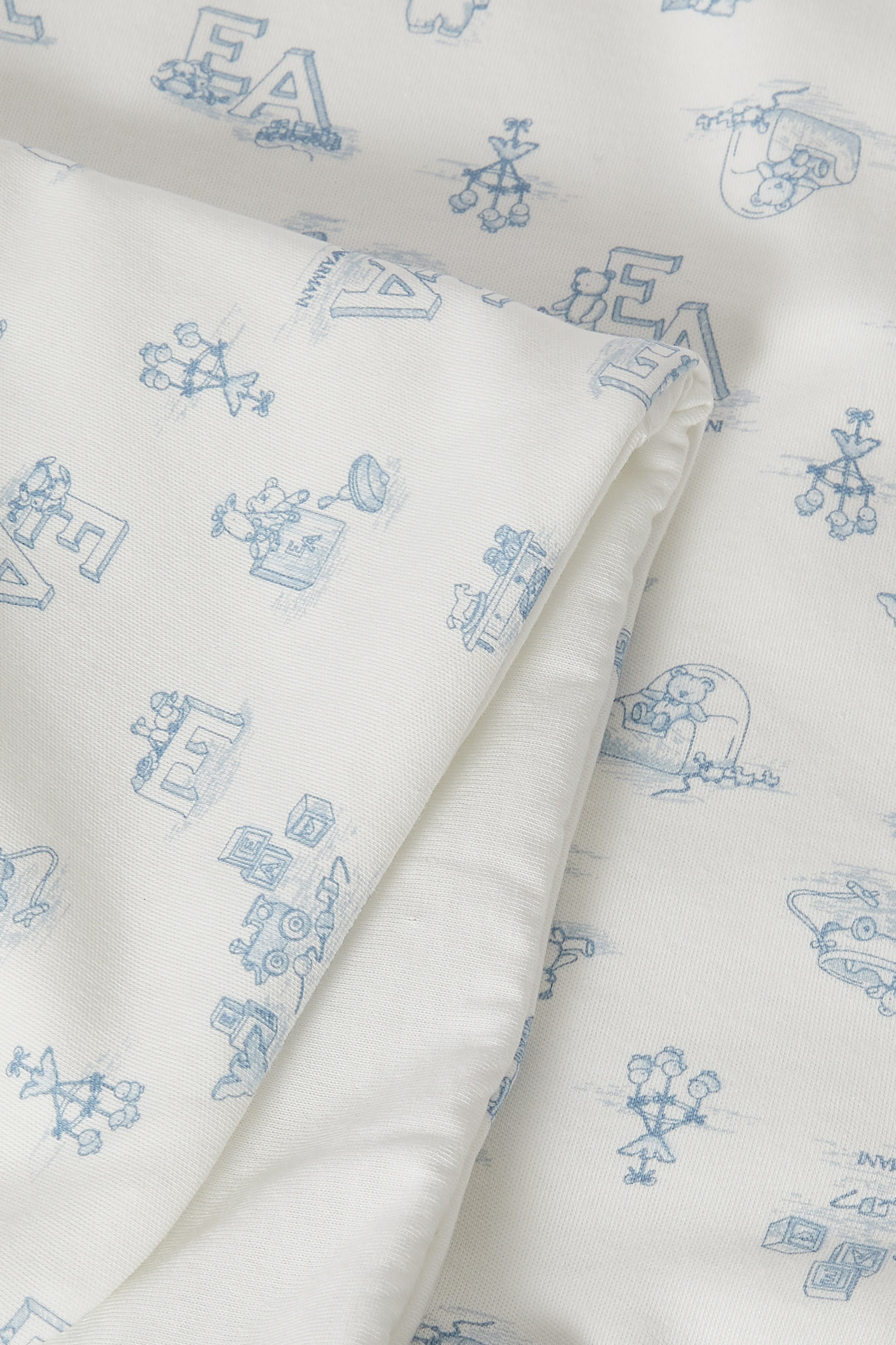 بطانية بنقشة شعار الماركة بحجم صغير للأطفال