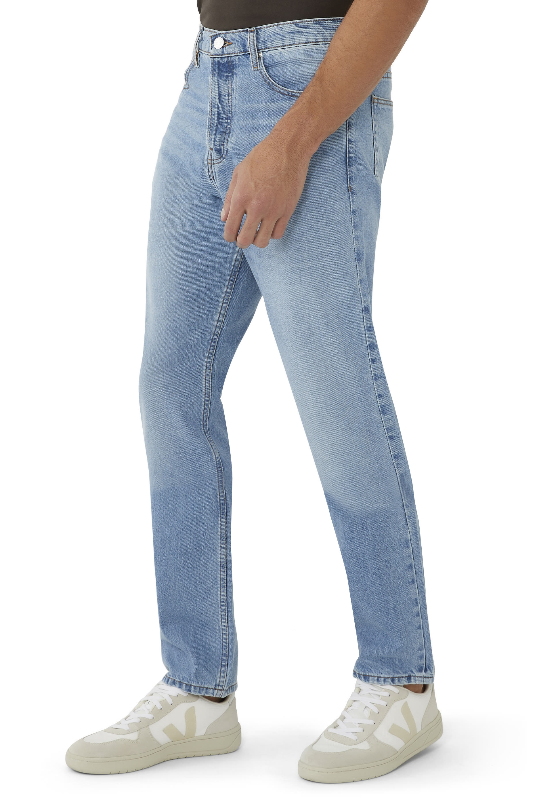 بنطال جينز بقصة ساق مستقيمة