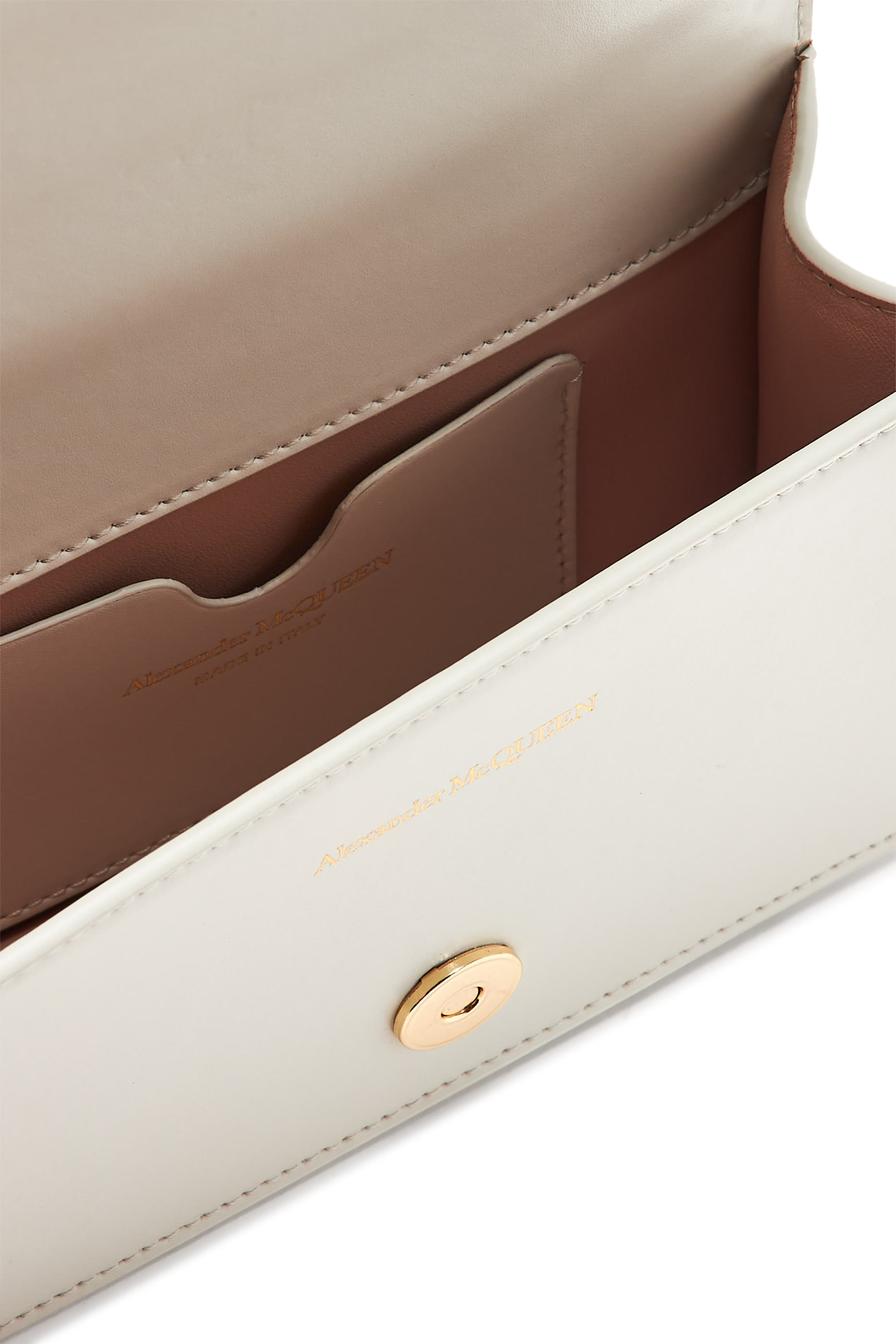 حقيبة ساتشل صغيرة مرصعة بأحجار