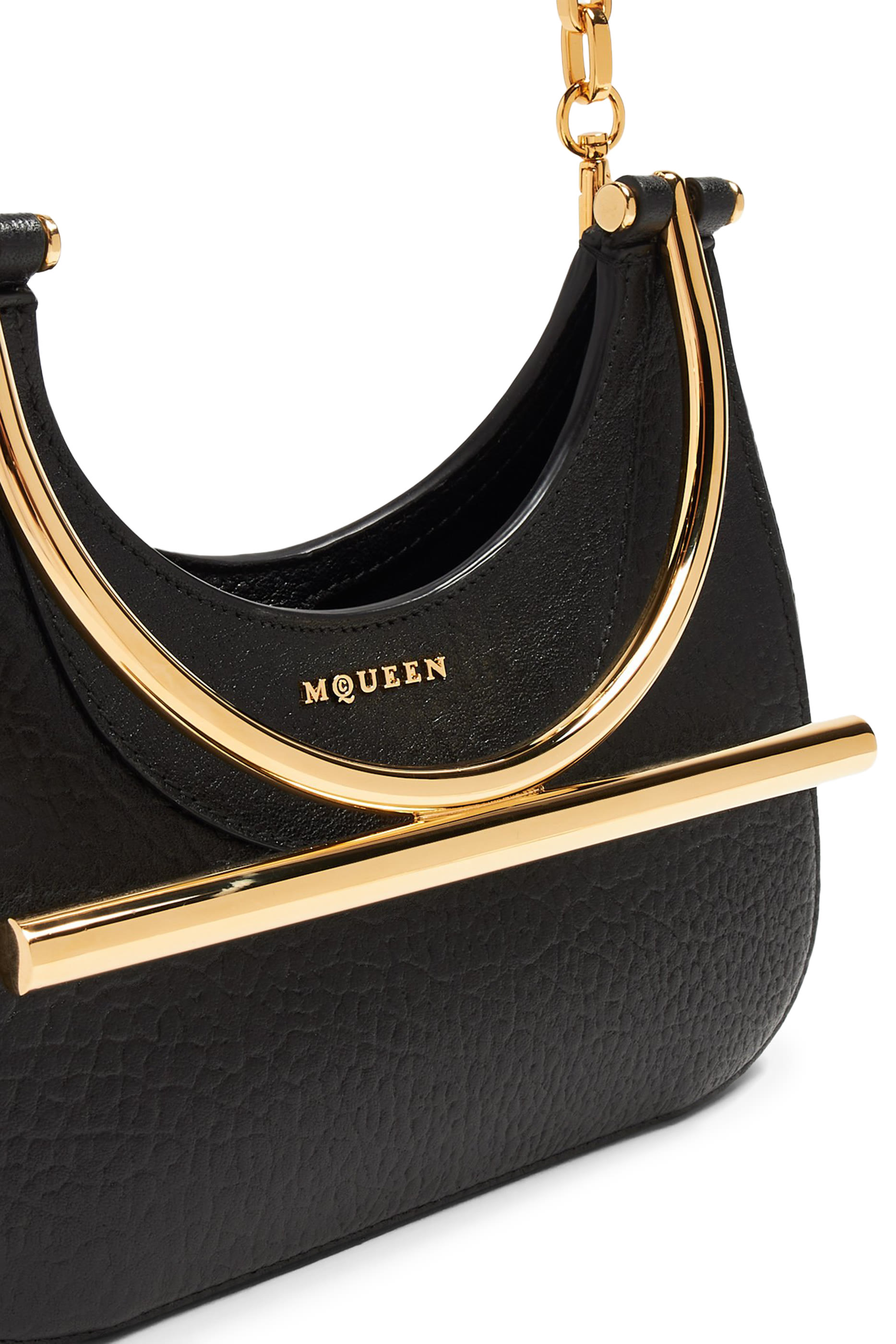 حقيبة صغيرة بحلية بتصميم قضيب