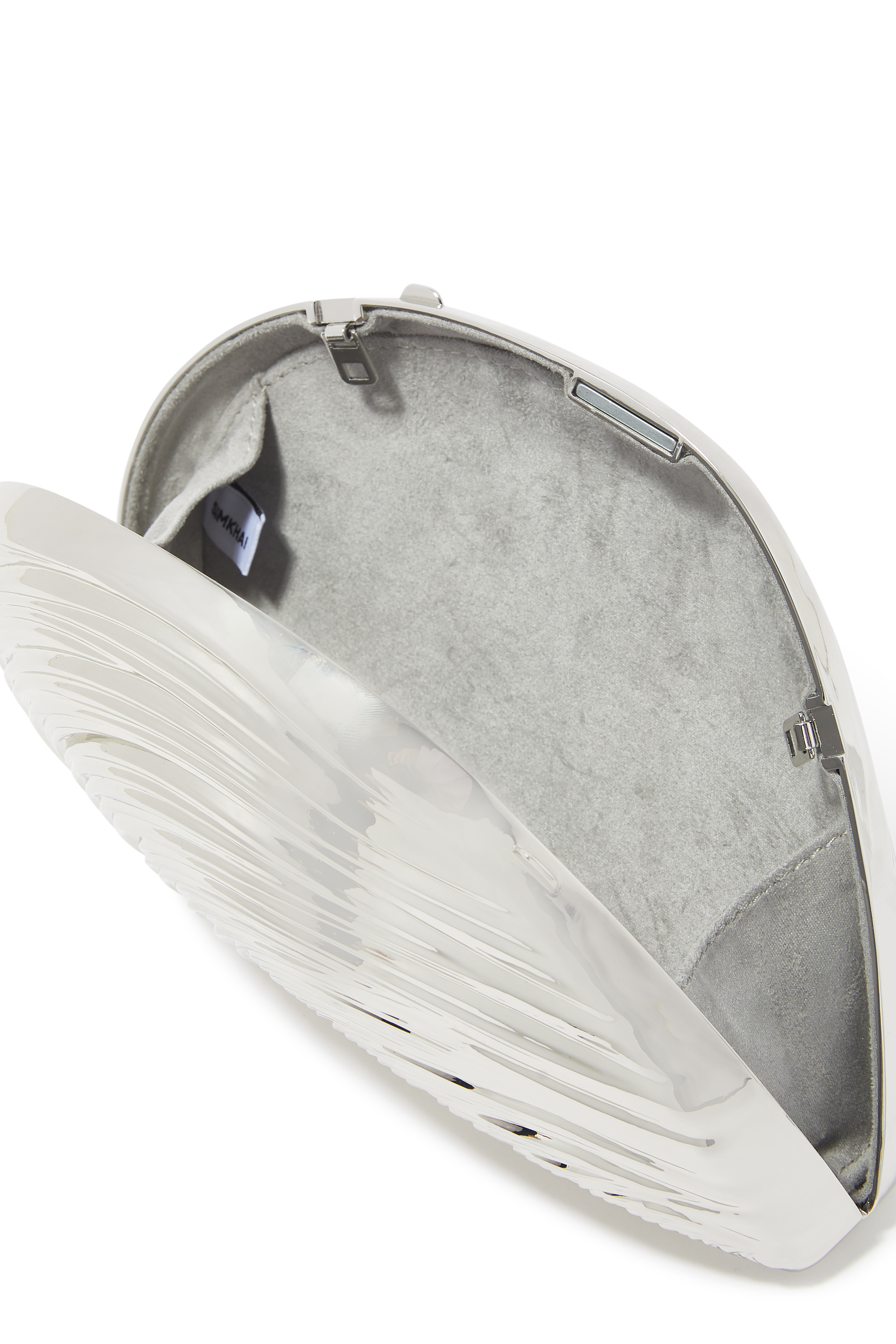 كلاتش بريدجت معدني بتصميم صدفة