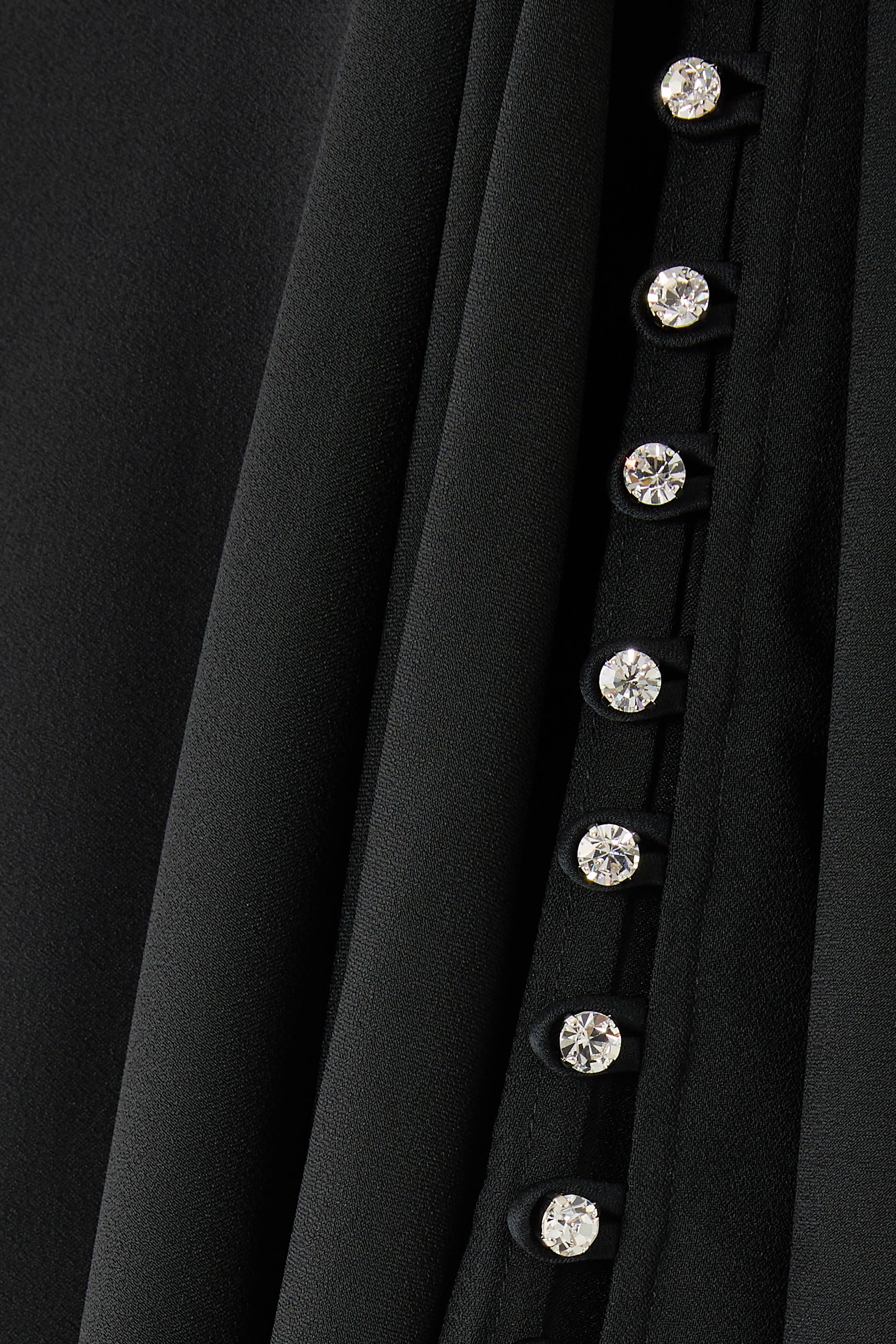 قفطان ميلا مرصع بكريستال