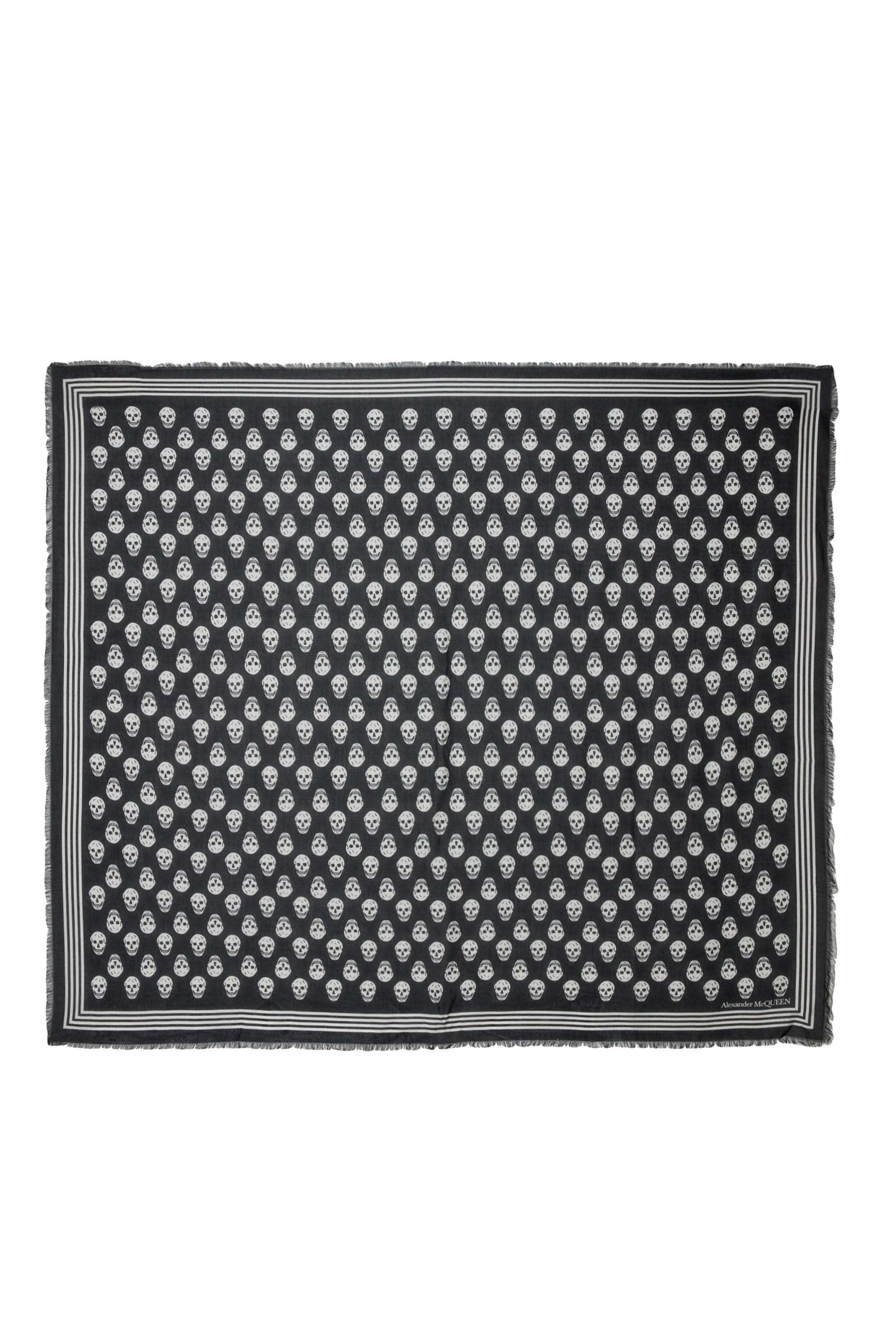 وشاح بايكر بنقشة جمجمة