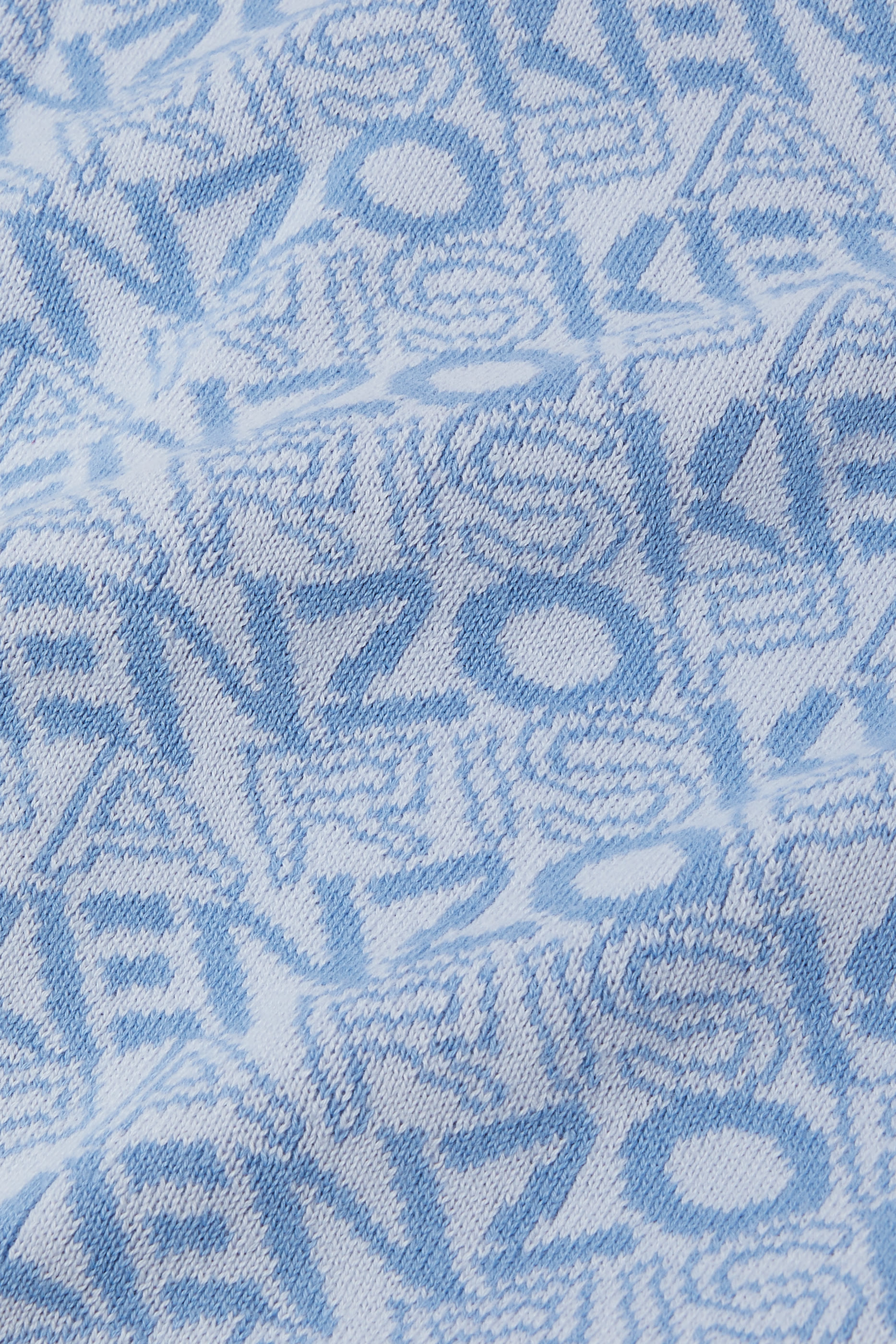 بطانية بشعار الماركة للأطفال