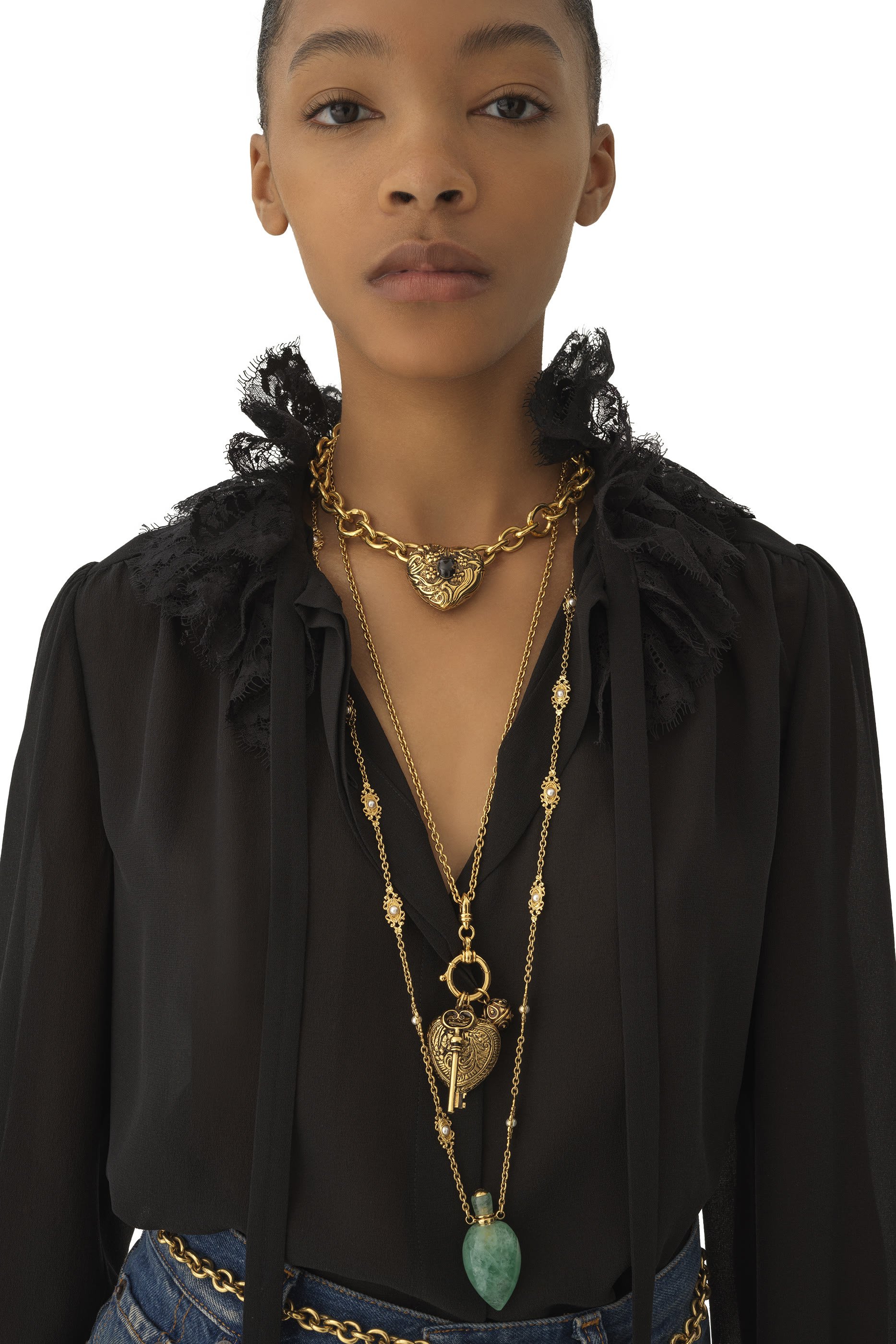 بلوزة بتصميم انسيابي حرير جورجيت ودانتيل