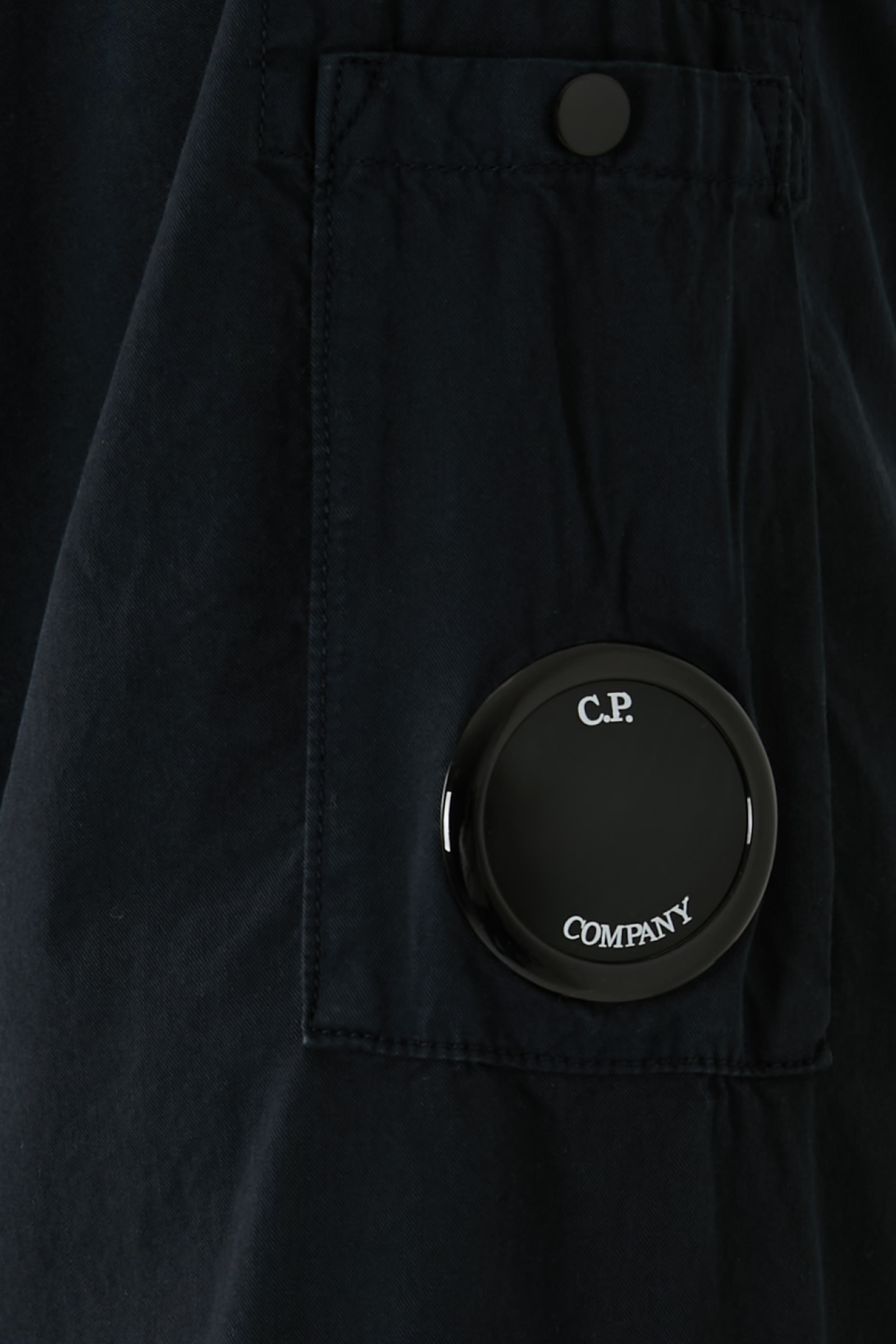 قميص بنمط جاكيت بسحاب وحلية العدسة جبردين عضوي