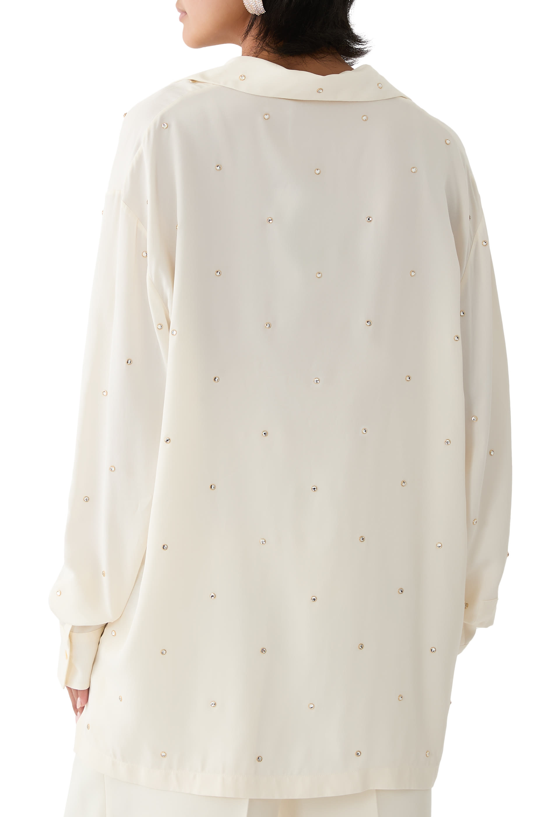 قميص بقصة فضفاضة مطرز بالكريستال