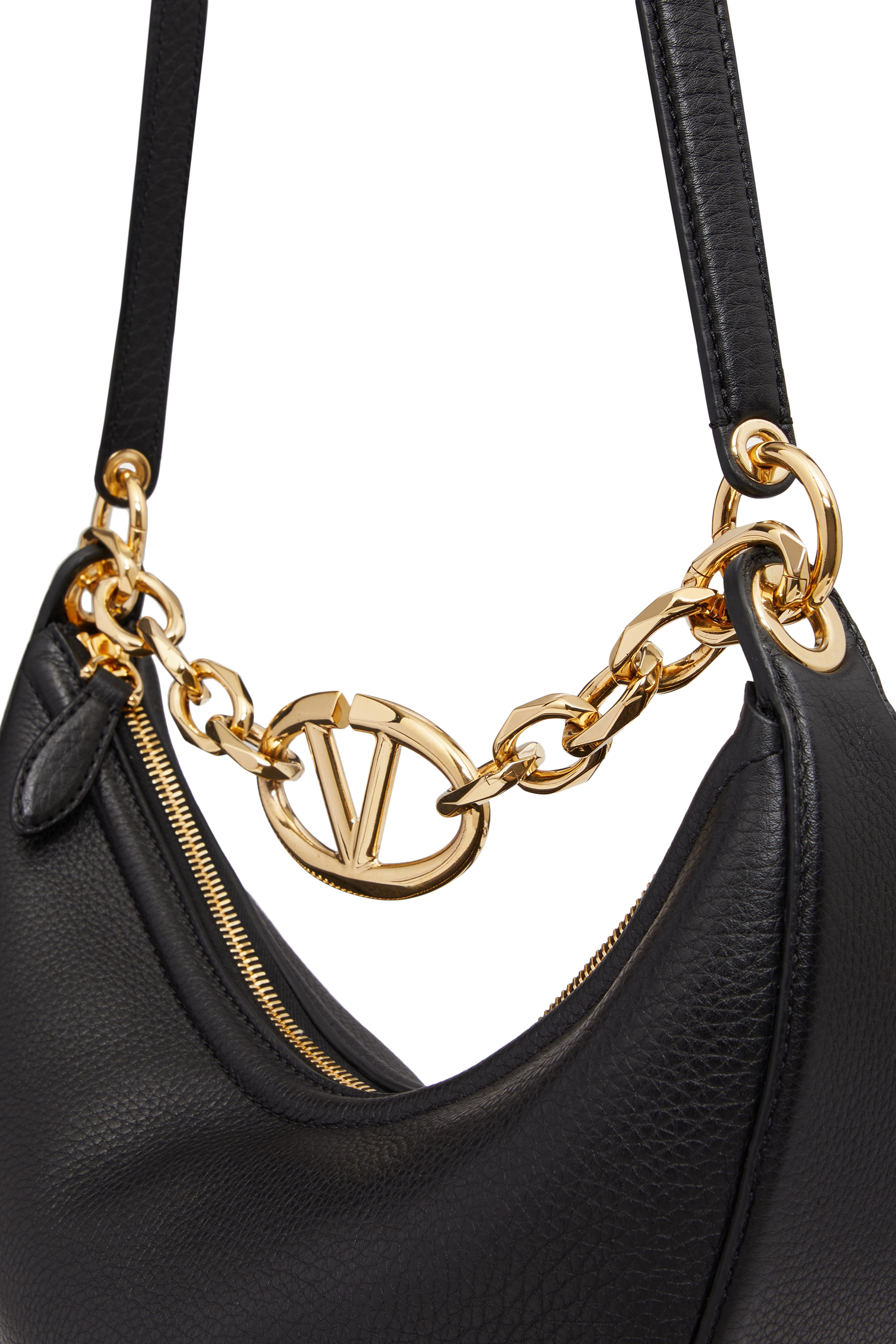 حقيبة هوبو مون صغيرة بشعار V