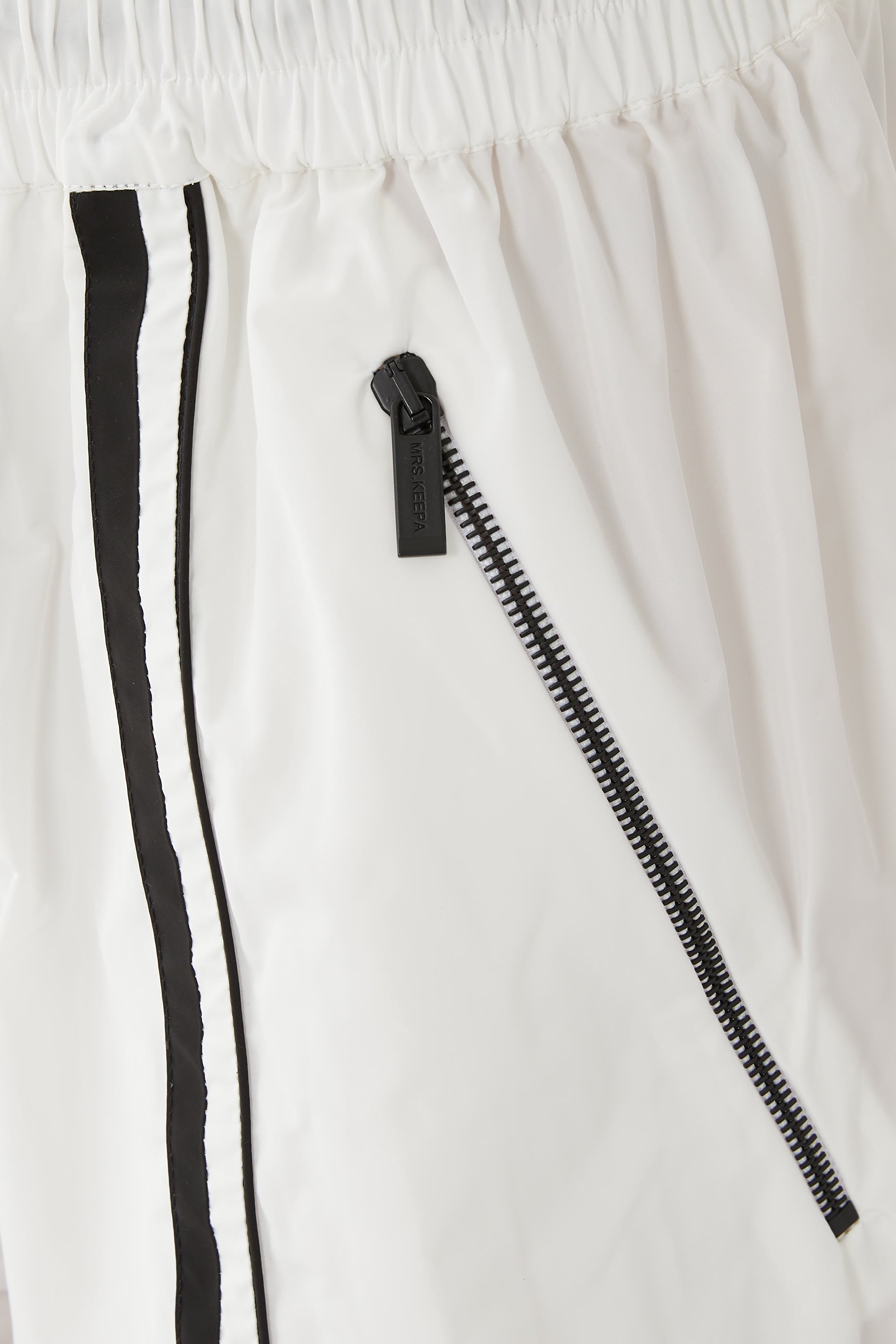 بنطال بدلة رياضية بنقشة هندسية