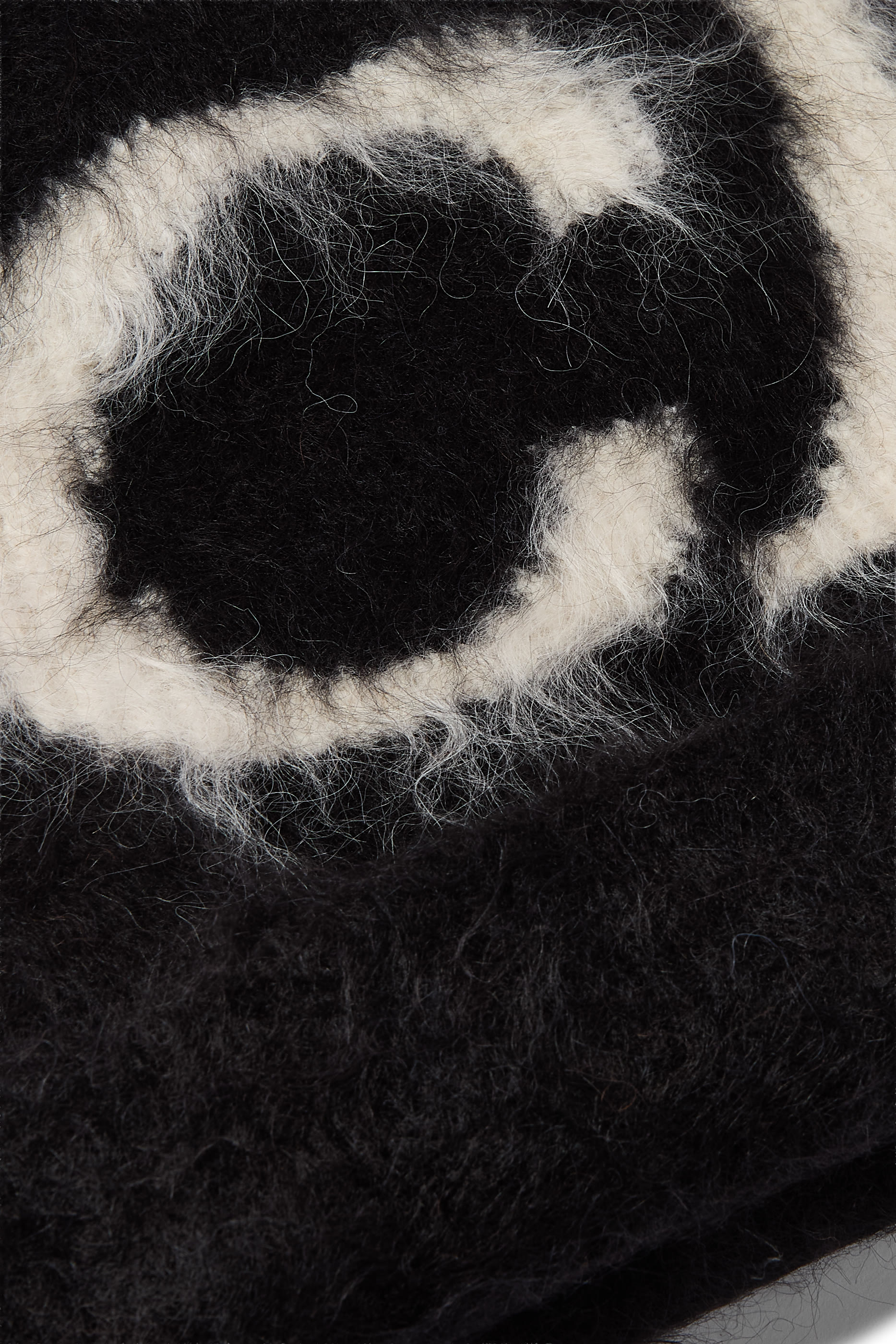 قبعة بيني بشعار الماركة نسيج ألبكة