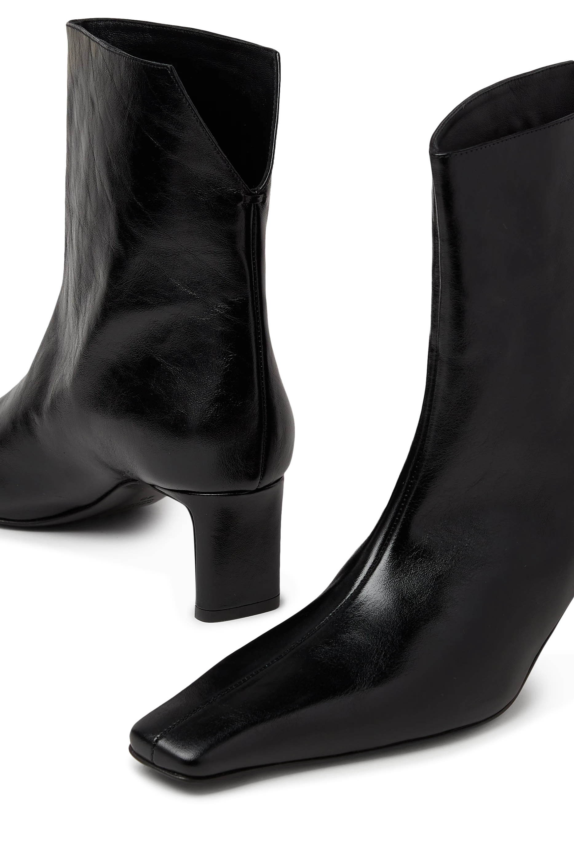 حذاء بوت أونا 55 بطول الكاحل