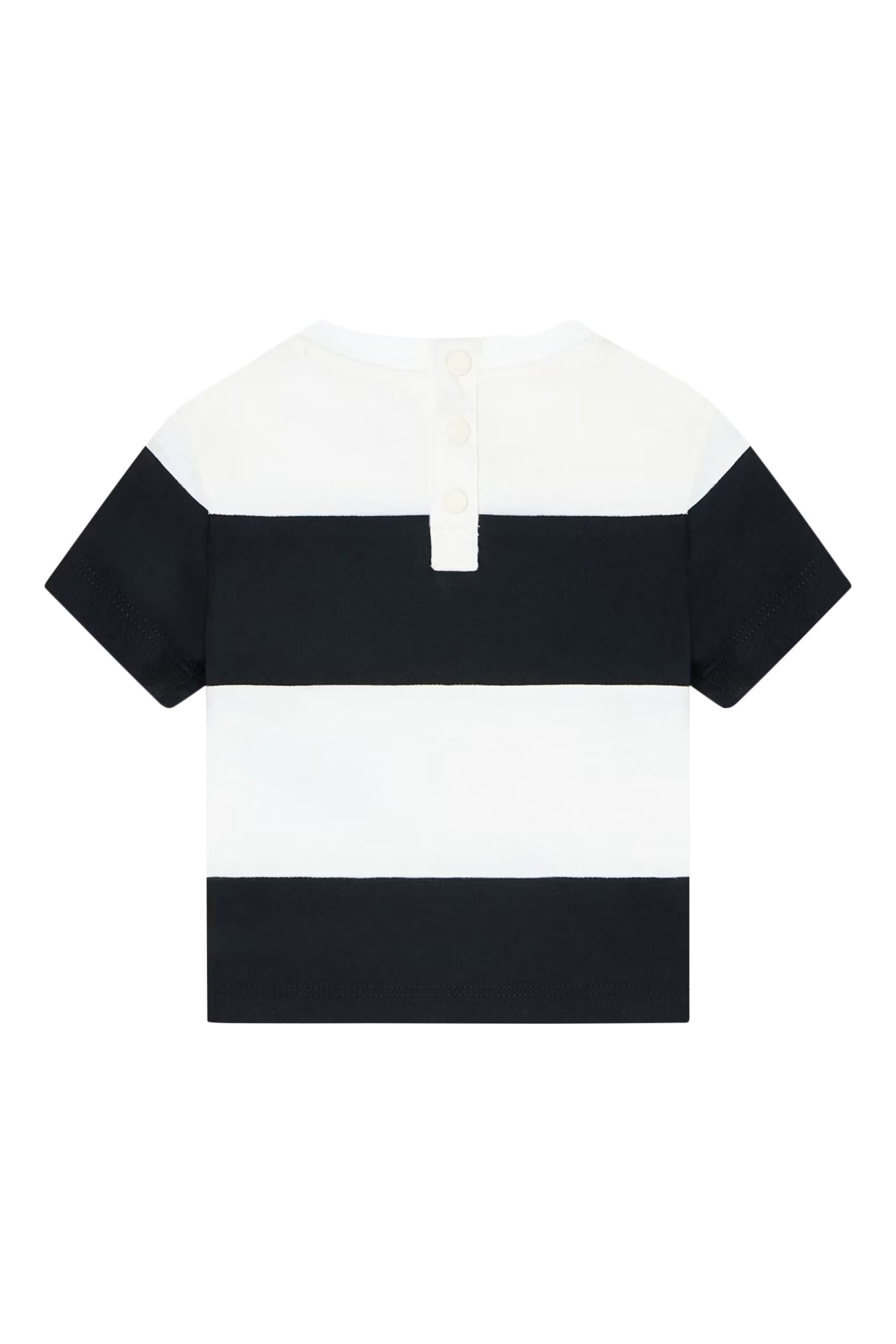 تيشيرت بخطوط عريضة وشعار الماركة بحجم كبير للطفال