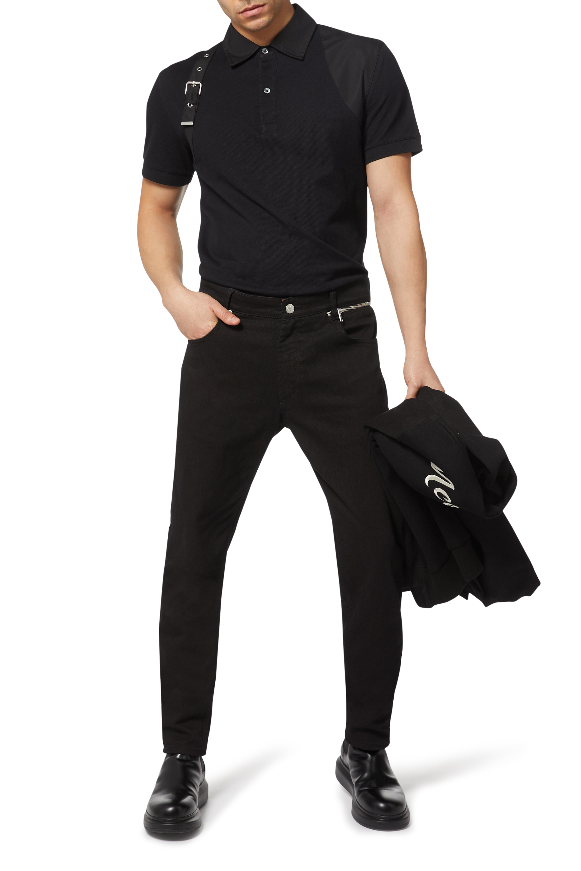 تي شيرت بولو قطن عضوي بتصميم إبزيم