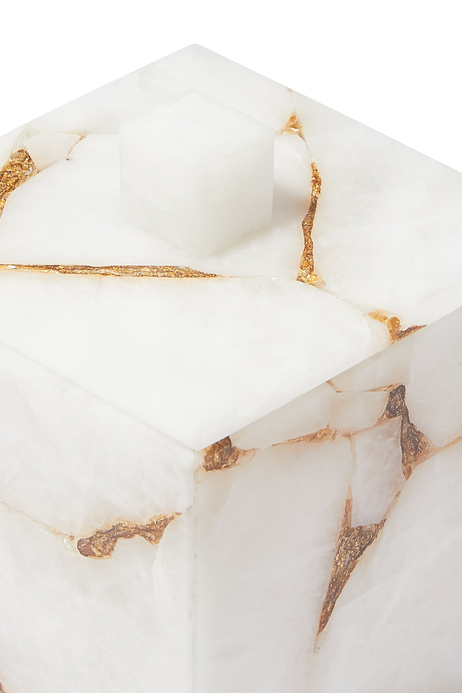 وعاء تاج كوارتز أبيض