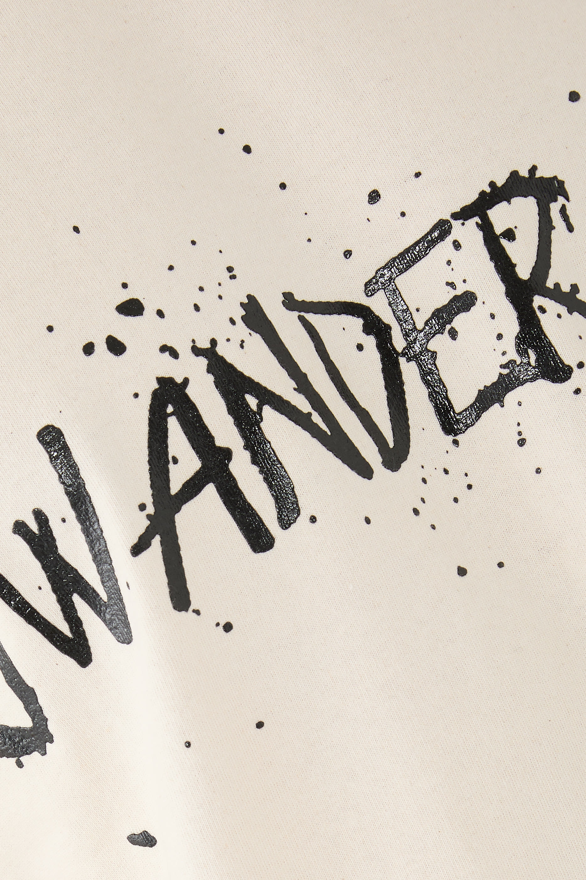 تيشيرت بياقة مستديرة