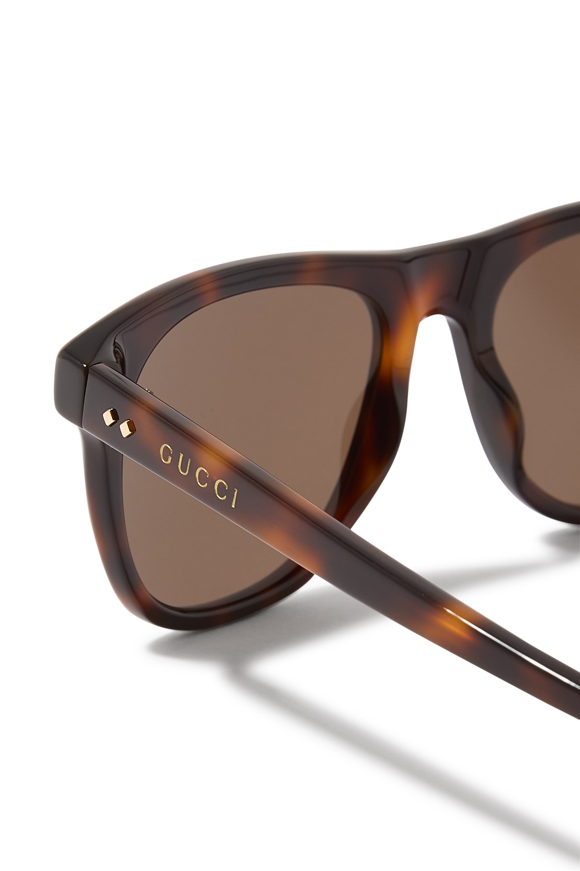 نظارة شمسية بإطار مربع