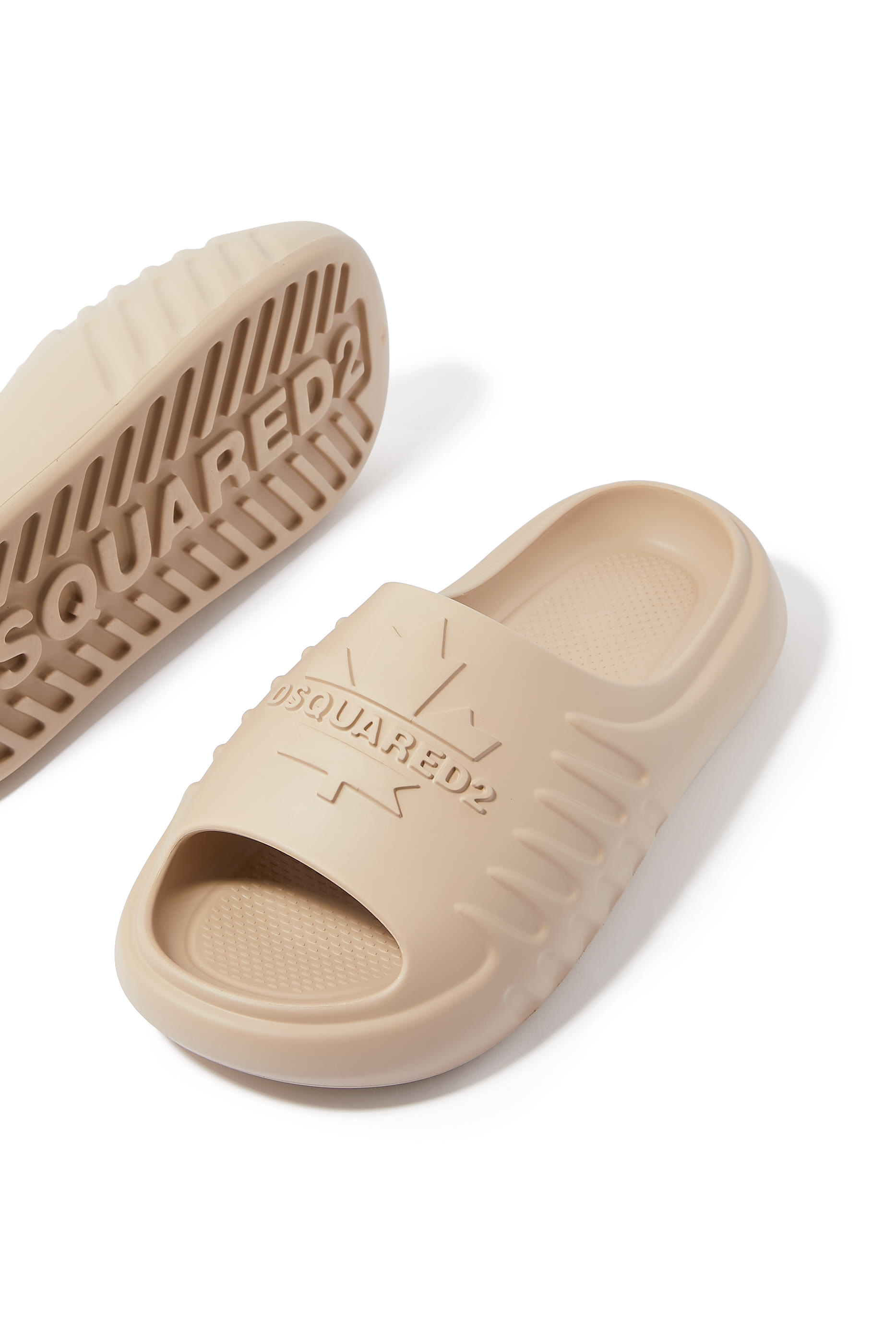 حذاء خفيف بنقشة ورقة كندية