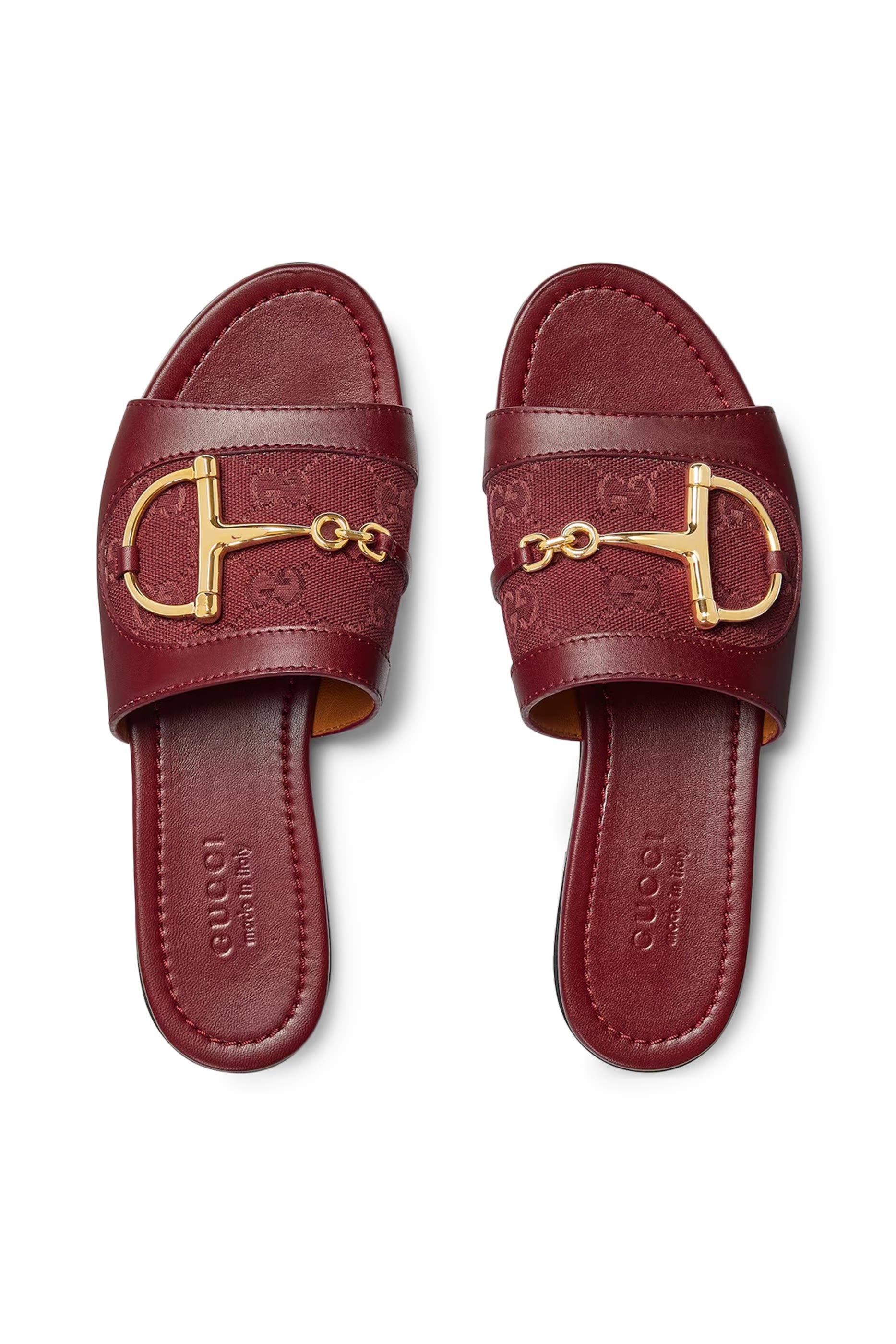 حذاء مفتوح من الخلف بحلية لجام الحصان