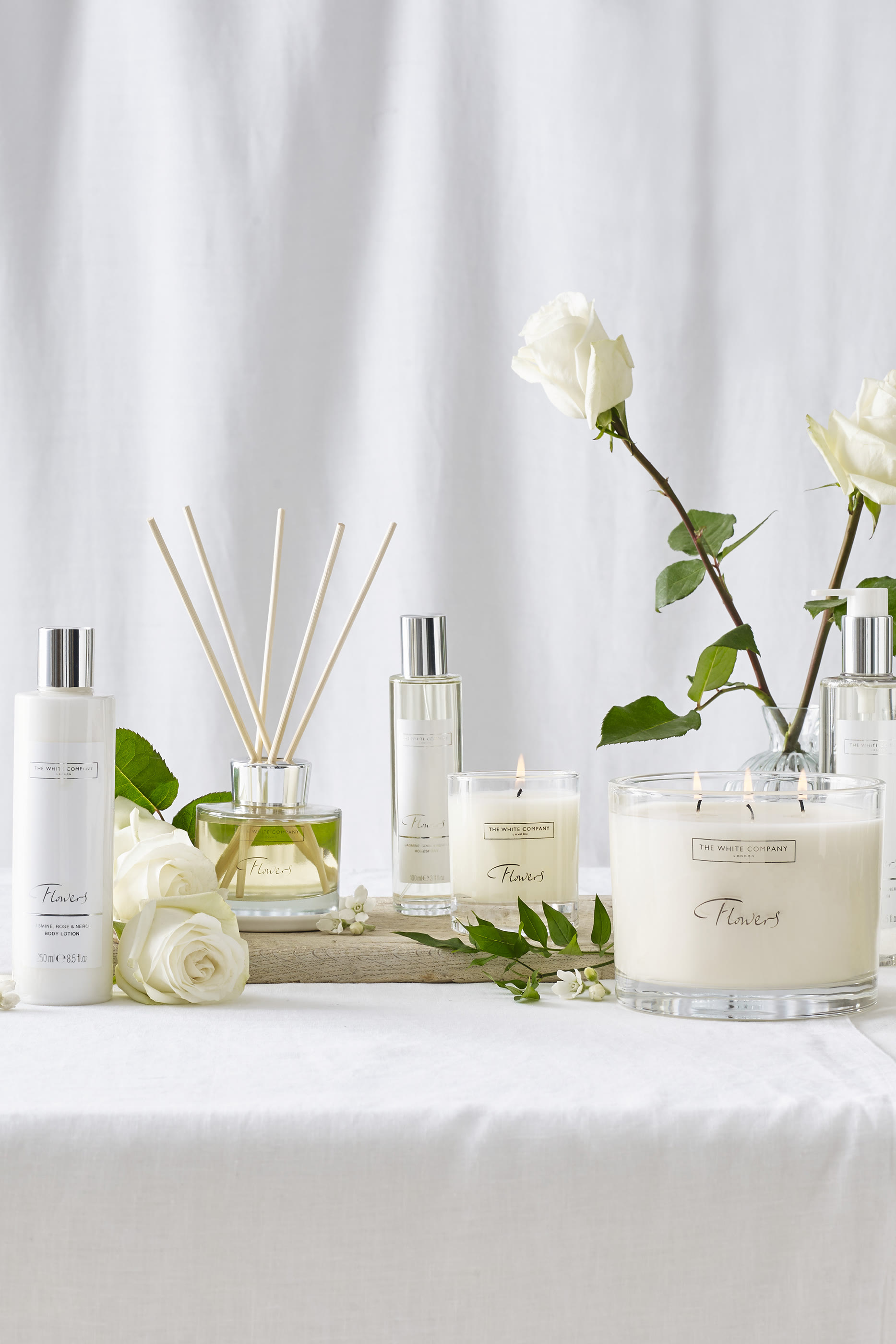 بخاخ فلاورز معطر للغرف