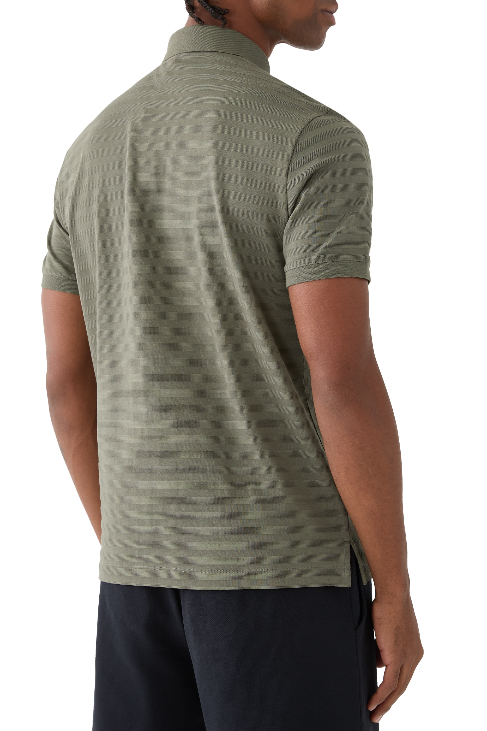 قميص بولو بخطوط أفقية