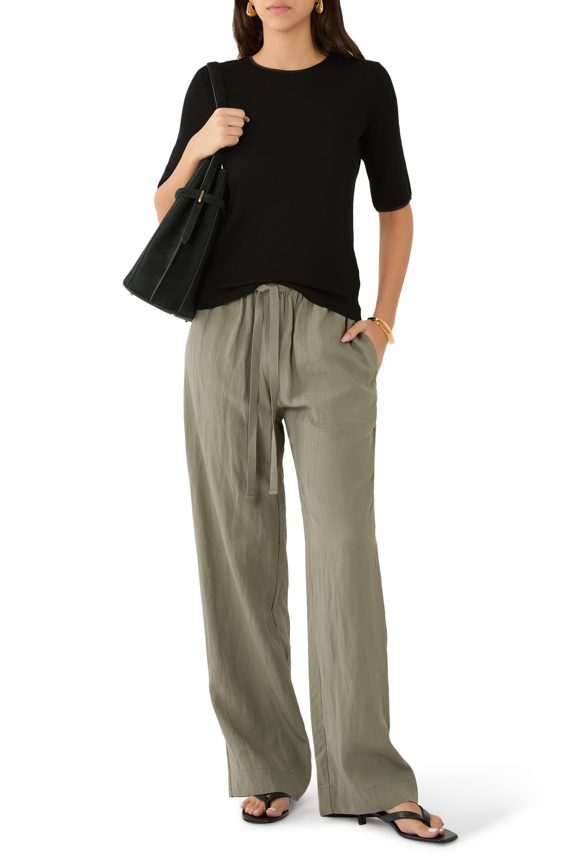 تيشيرت بأكمام بطول الكوع مزينة بحواف ساتان