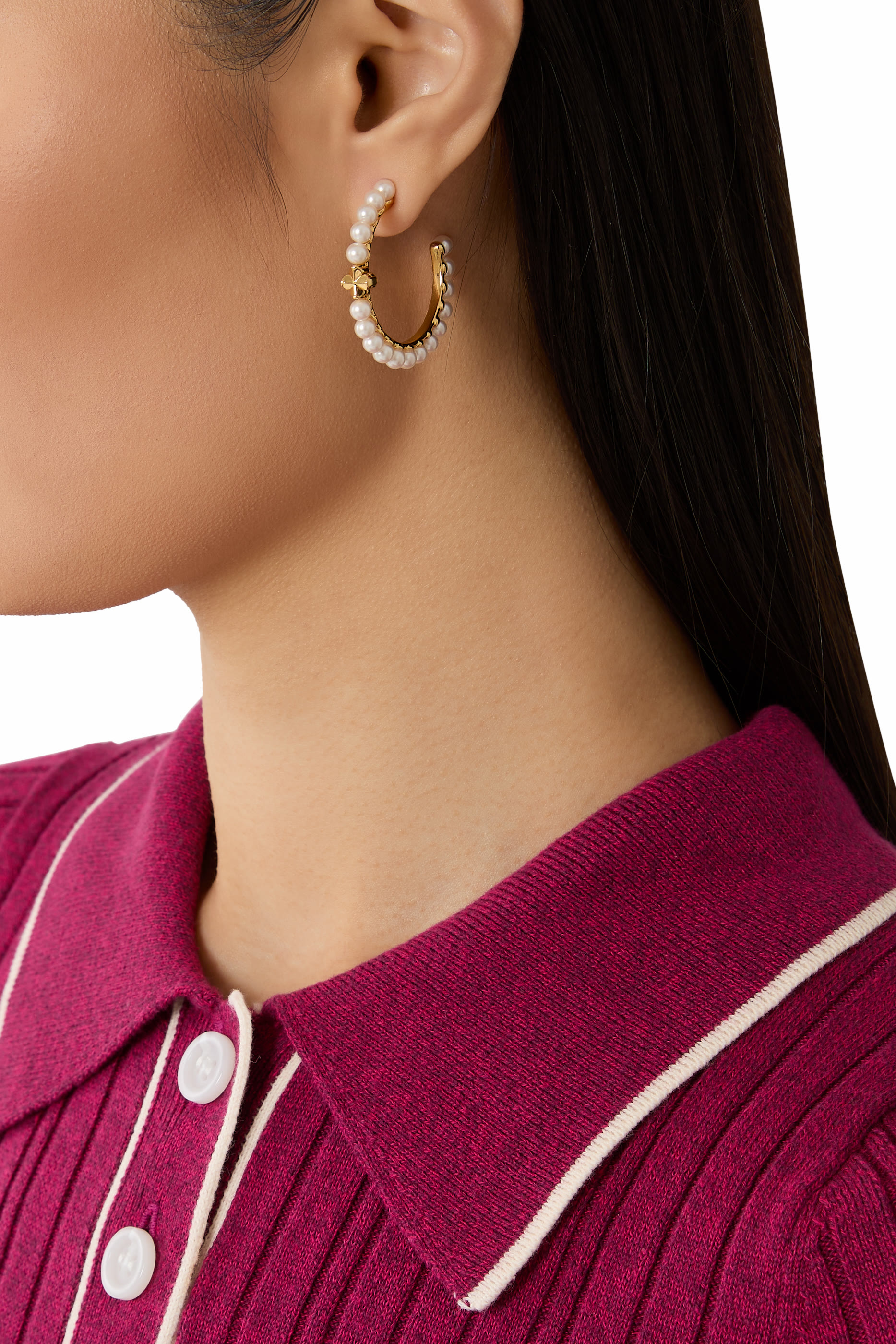 أقراط دائرية بحلي بتصميم زهور بالشكل البستوني، لؤلؤ راتنج يوريا وأحجار زركونيا مكعبة