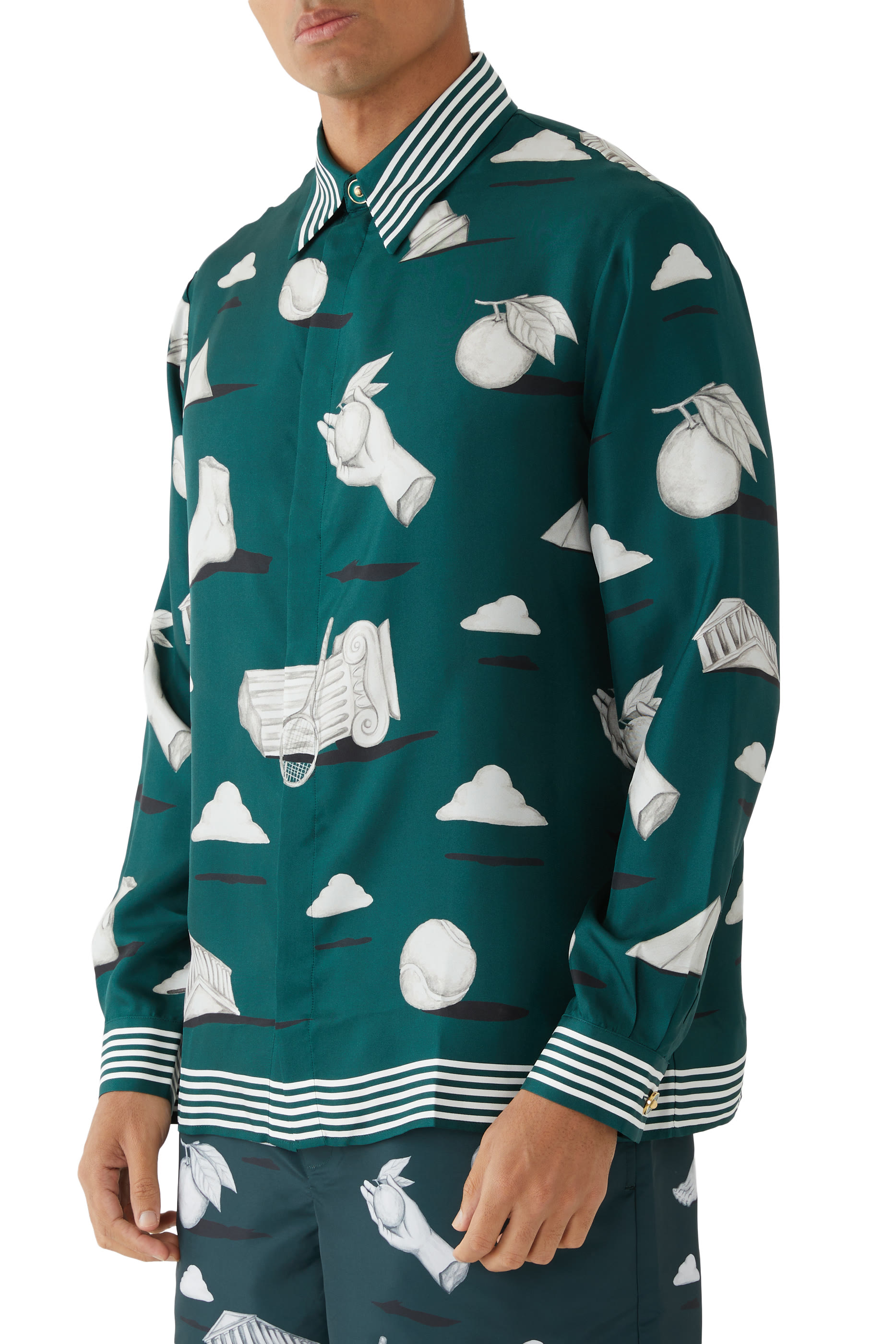 قميص بأكمام طويلة وياقة كلاسيكية