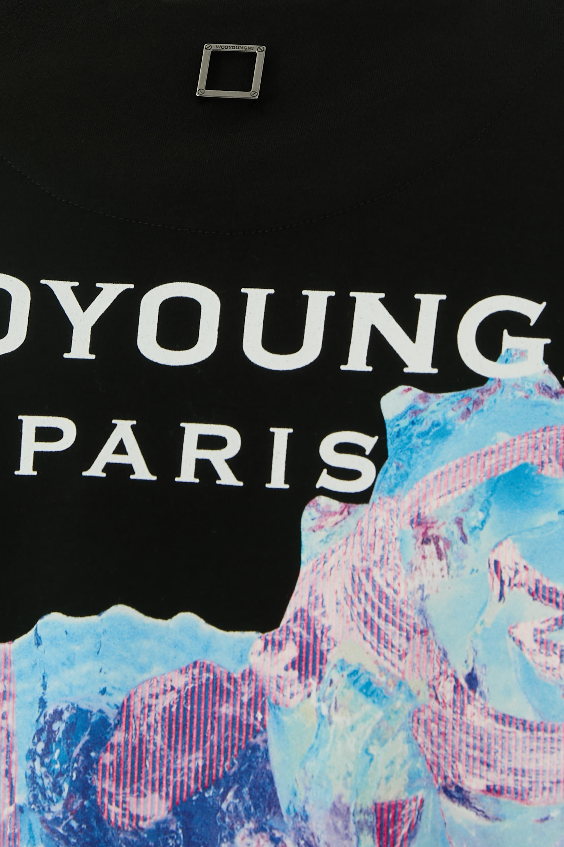 تيشيرت بأكمام قصيرة