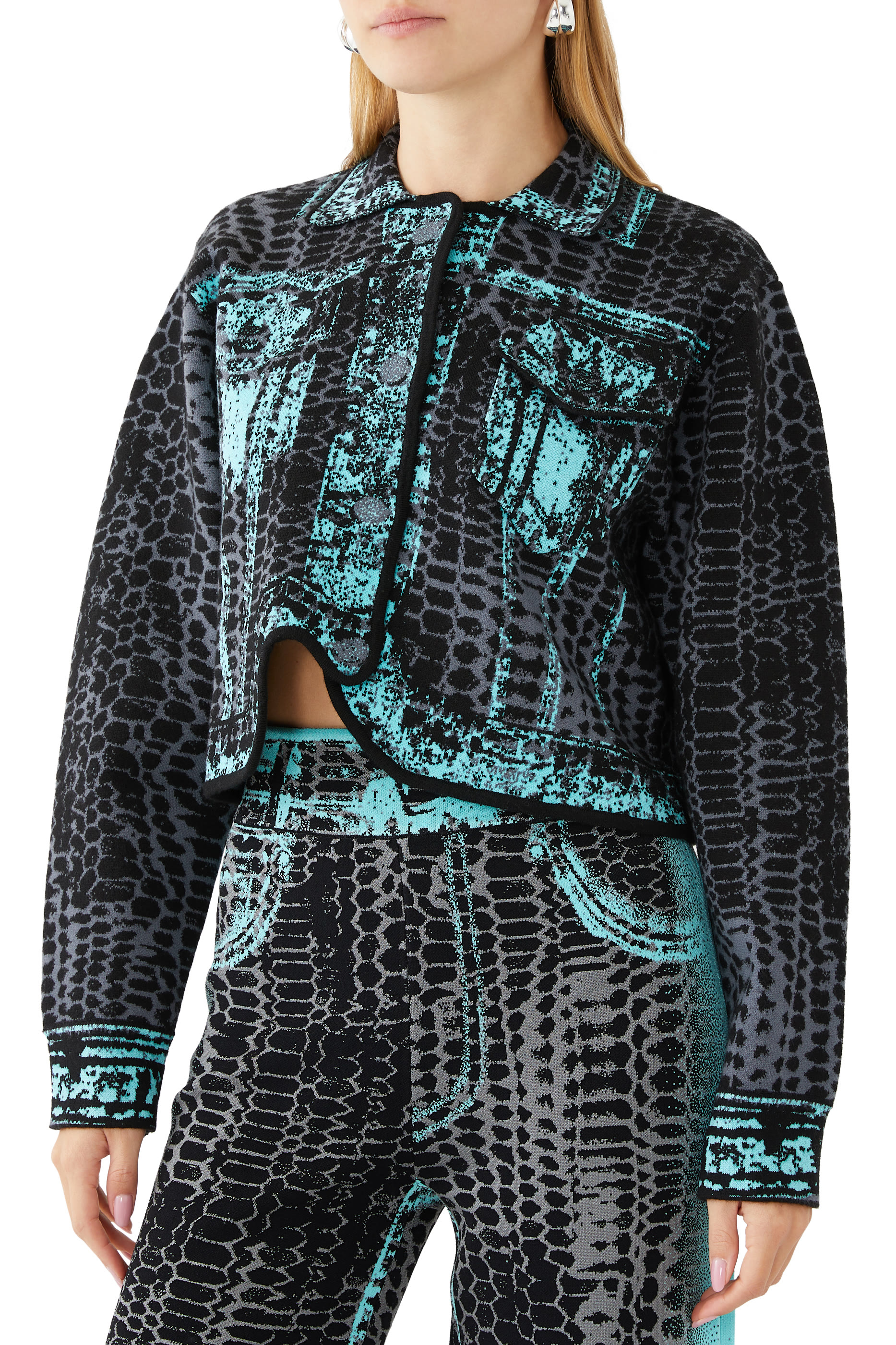 جاكيت بيتي بقصة قصيرة فضفاضة