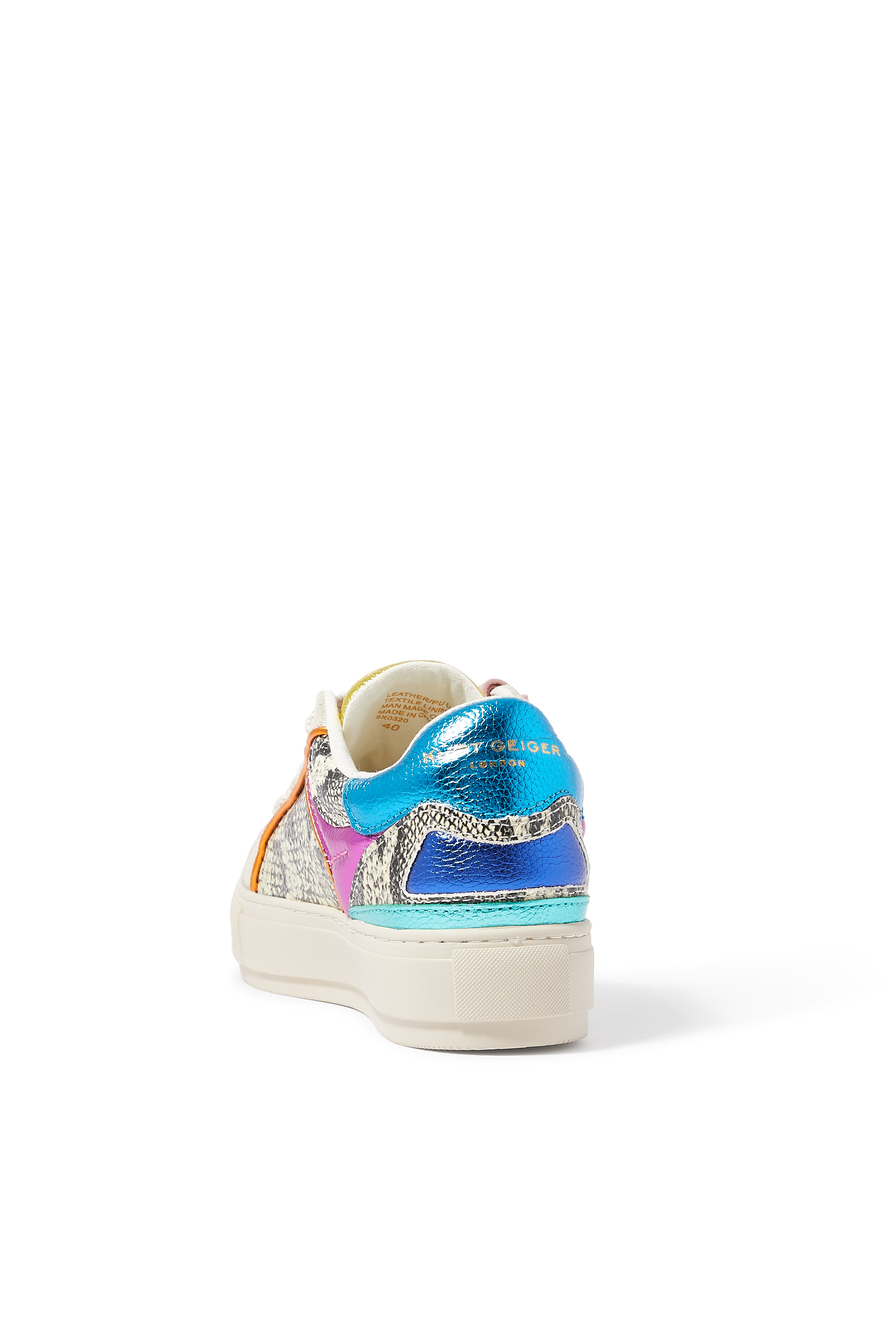 سنيكرز ساوث بانك بشارة