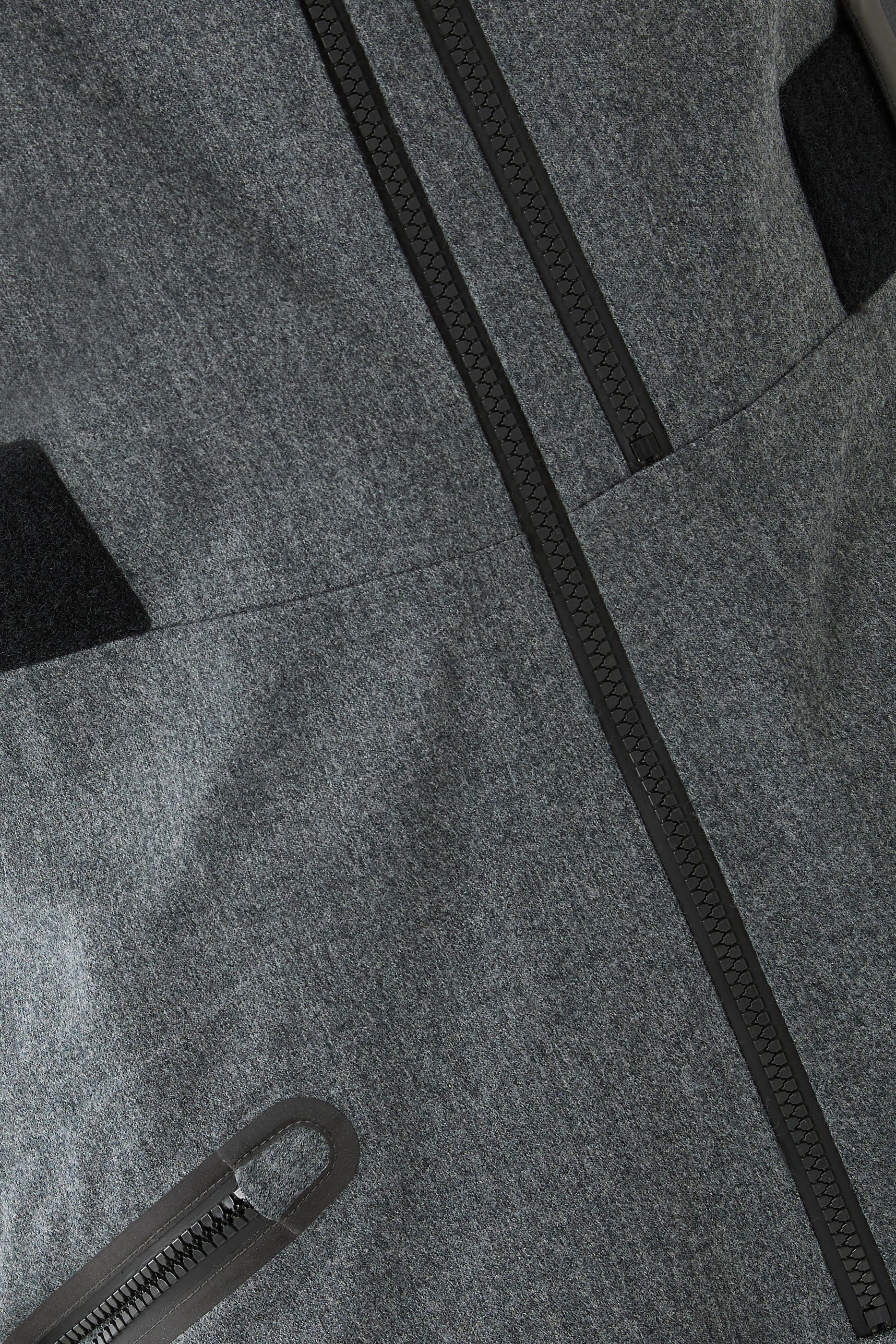 بدلة تزلج جلونا