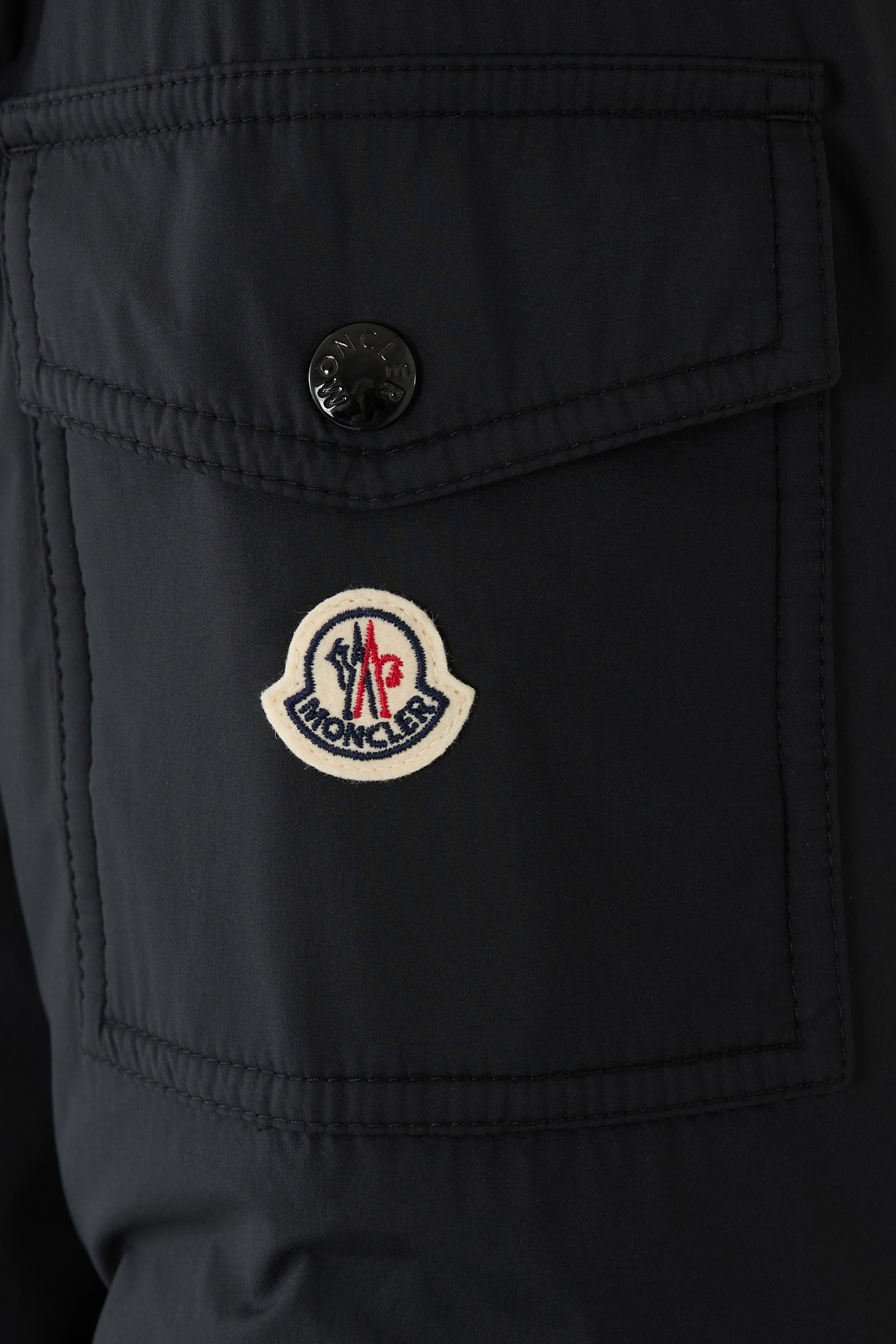 جاكيت مونتينار قصير بغطاء رأس وتصميم مبطن بالزغب