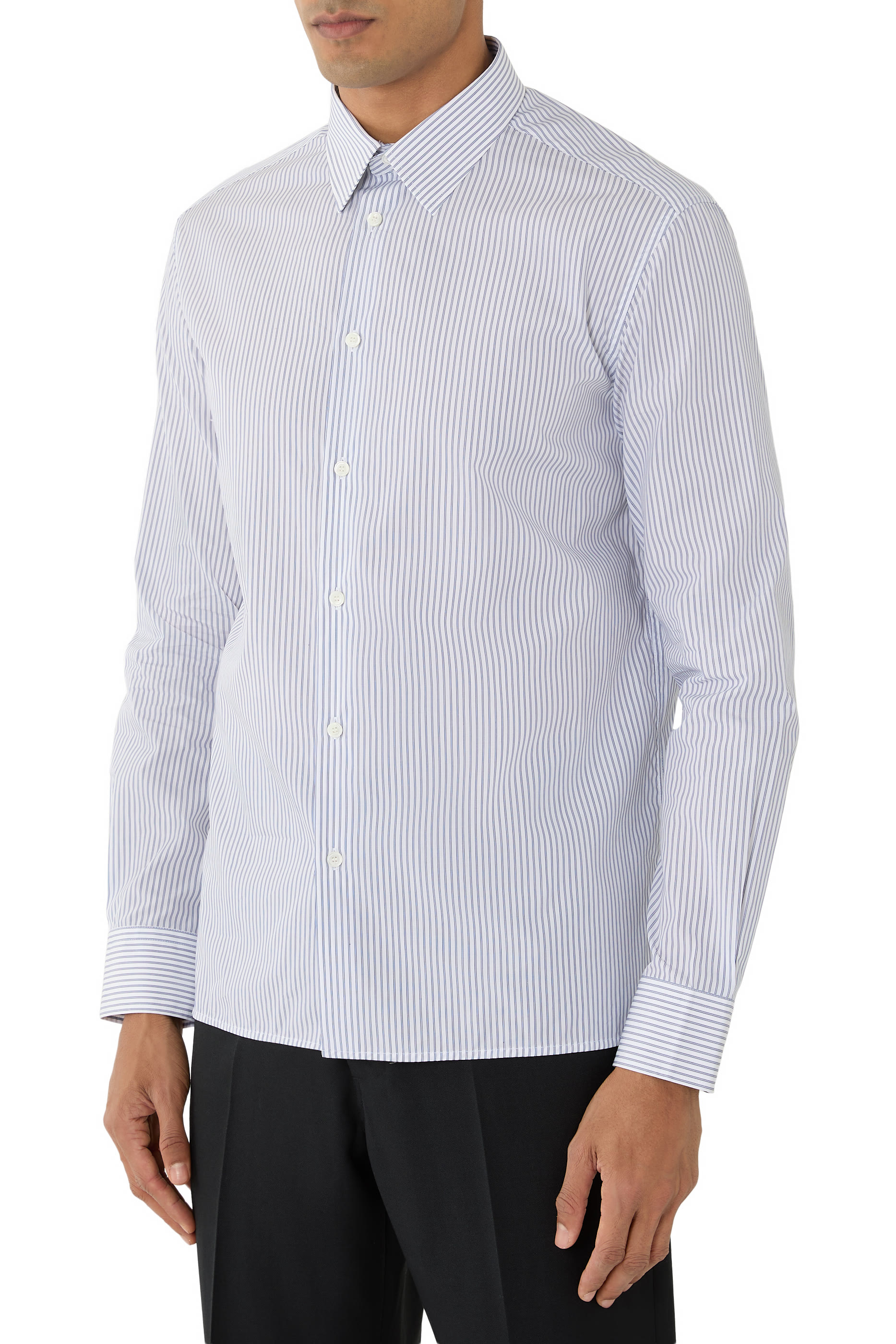 قميص مخطط بقصة ضيقة