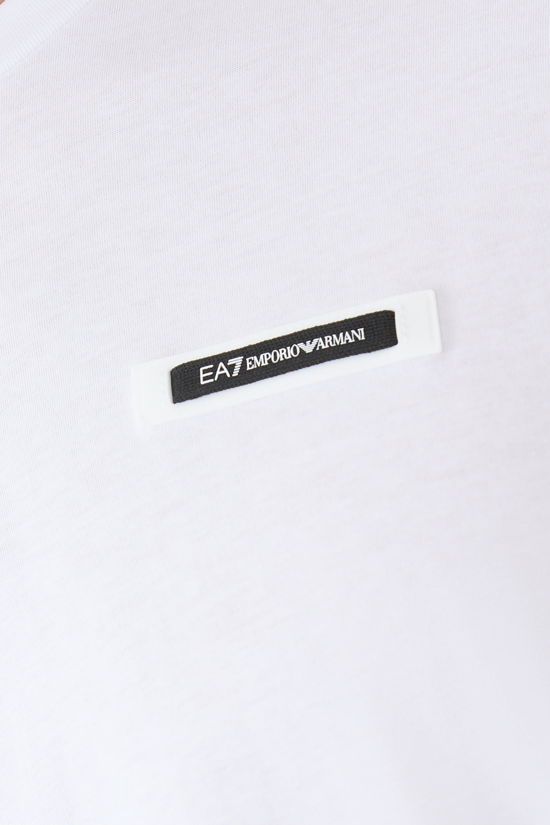 تيشيرت بشعار الماركة