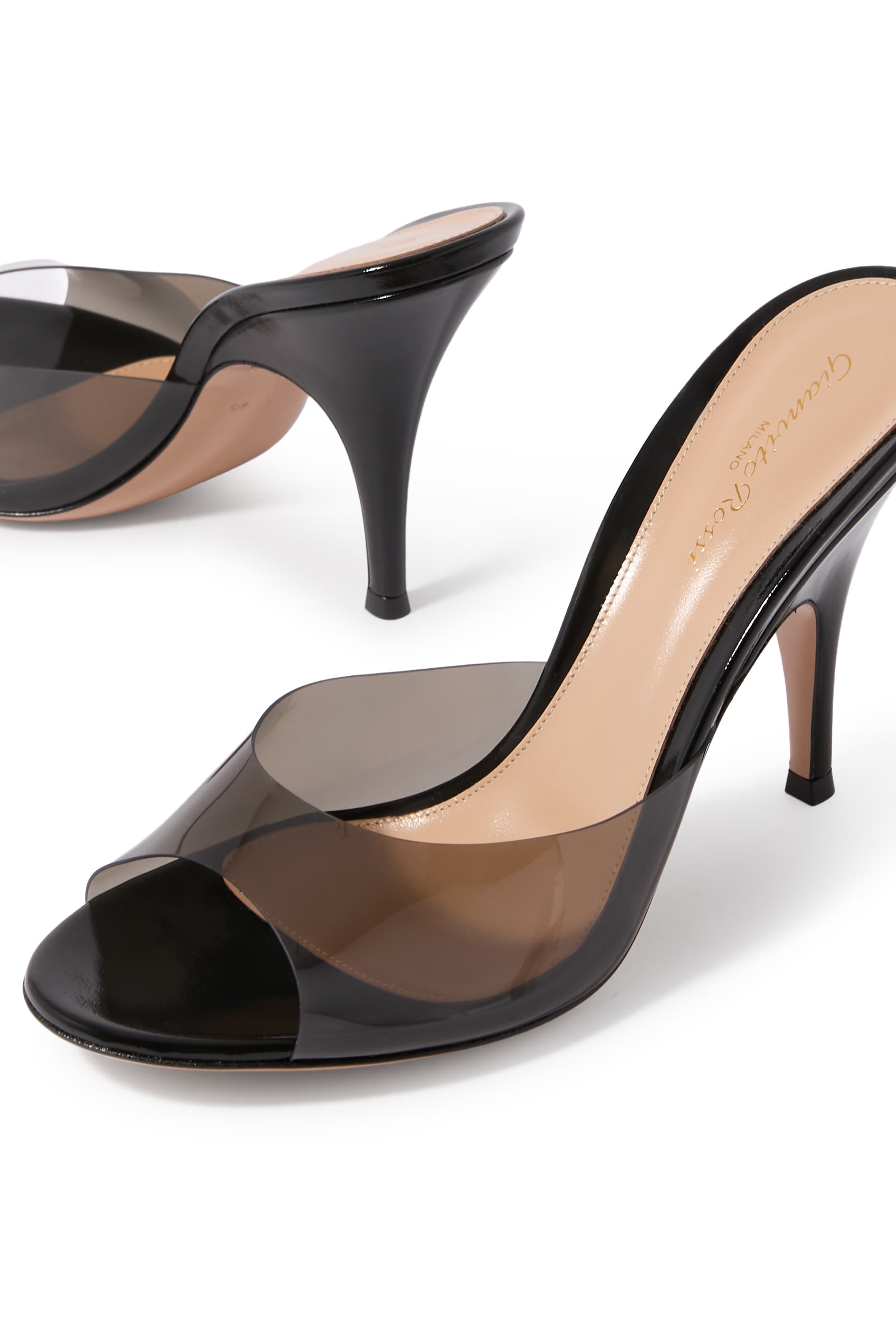 حذاء صوفيا 95 مفتوح من الخلف