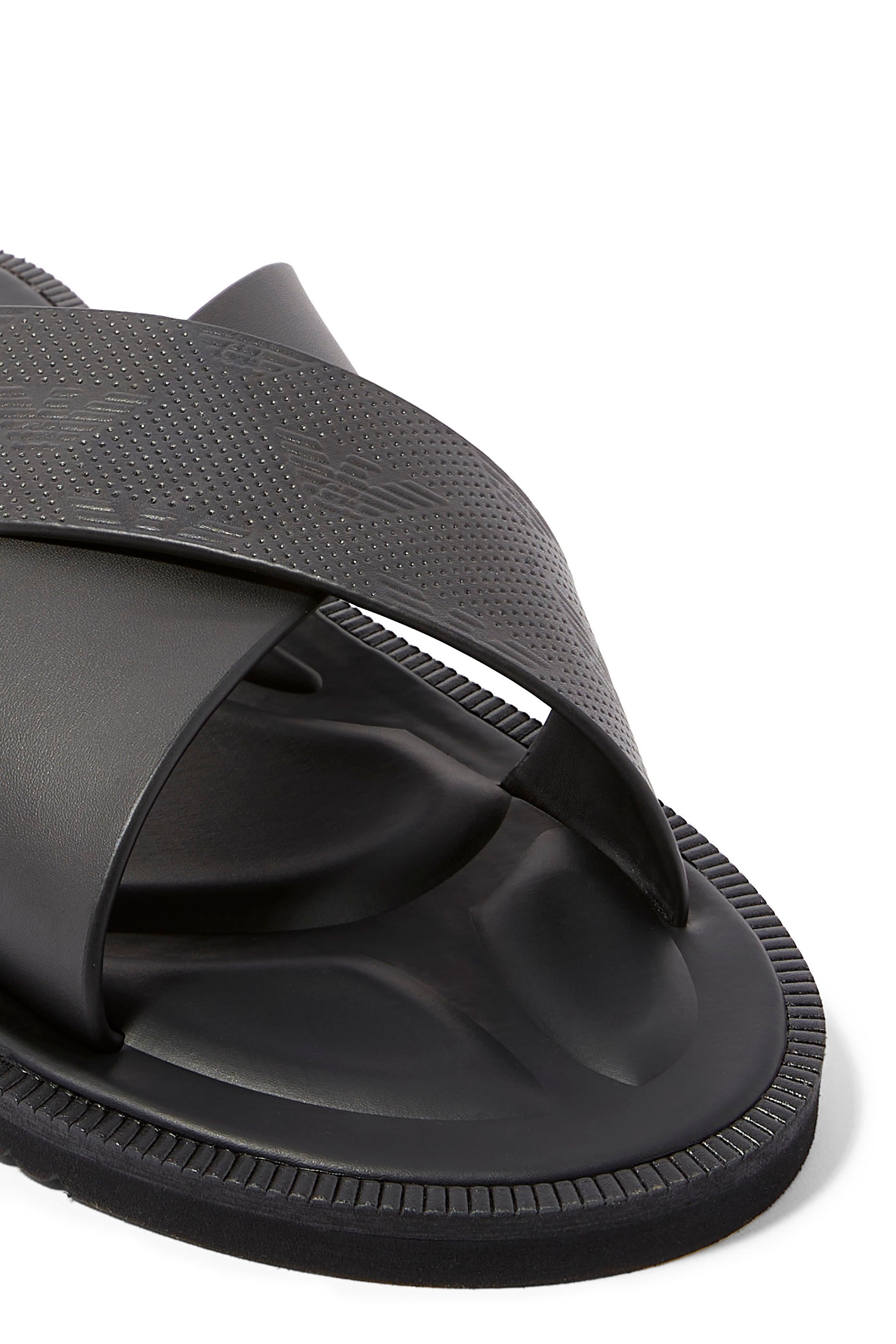 صندل بسيور متقاطعة بشعار النسر